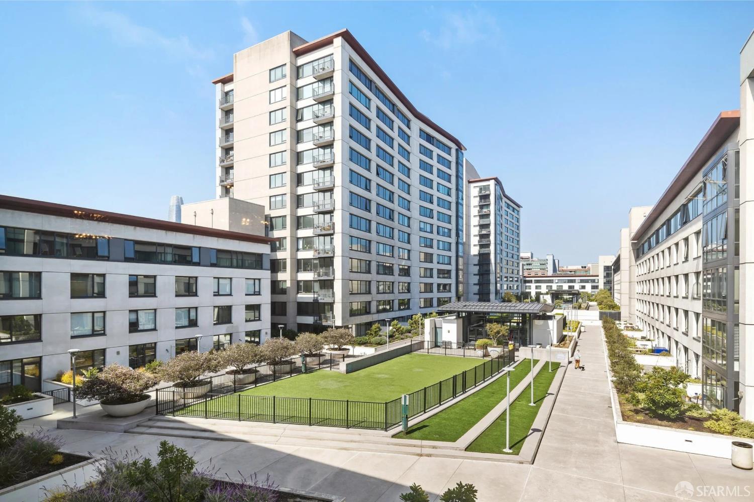 250 King Street # 572