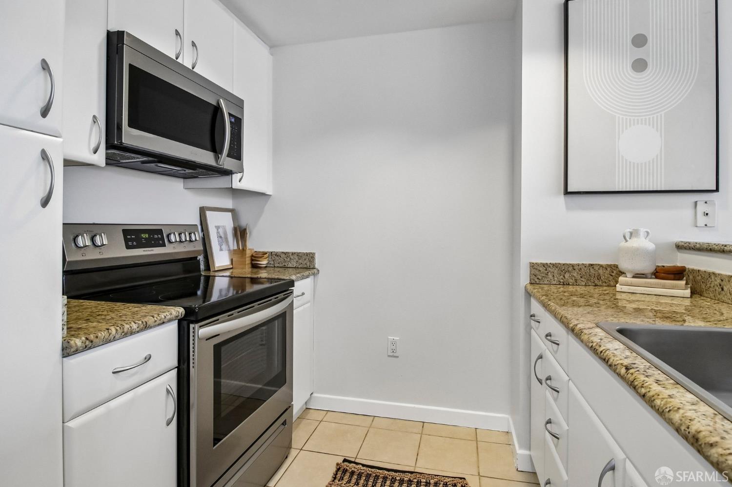 250 King Street # 572