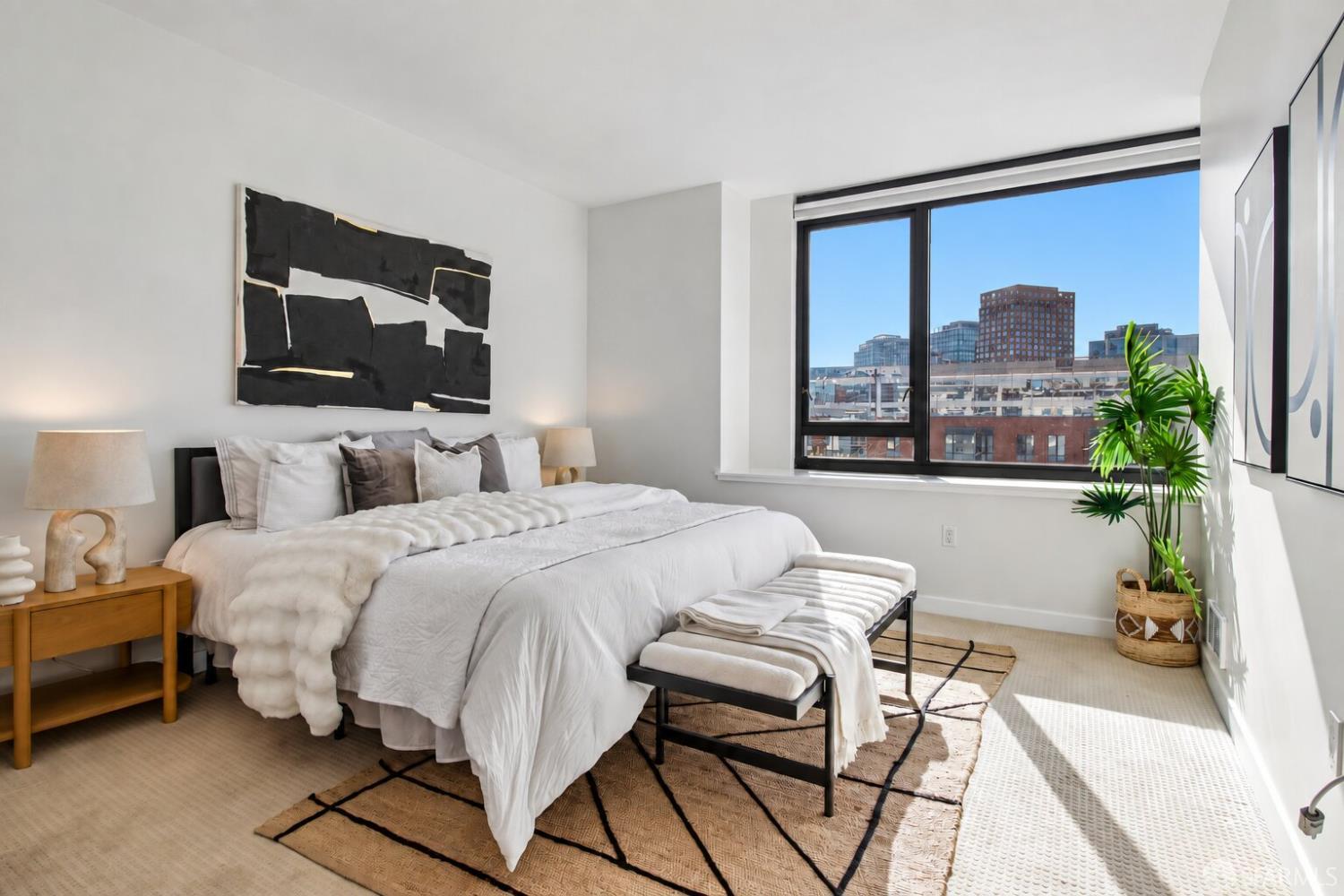 250 King Street # 572