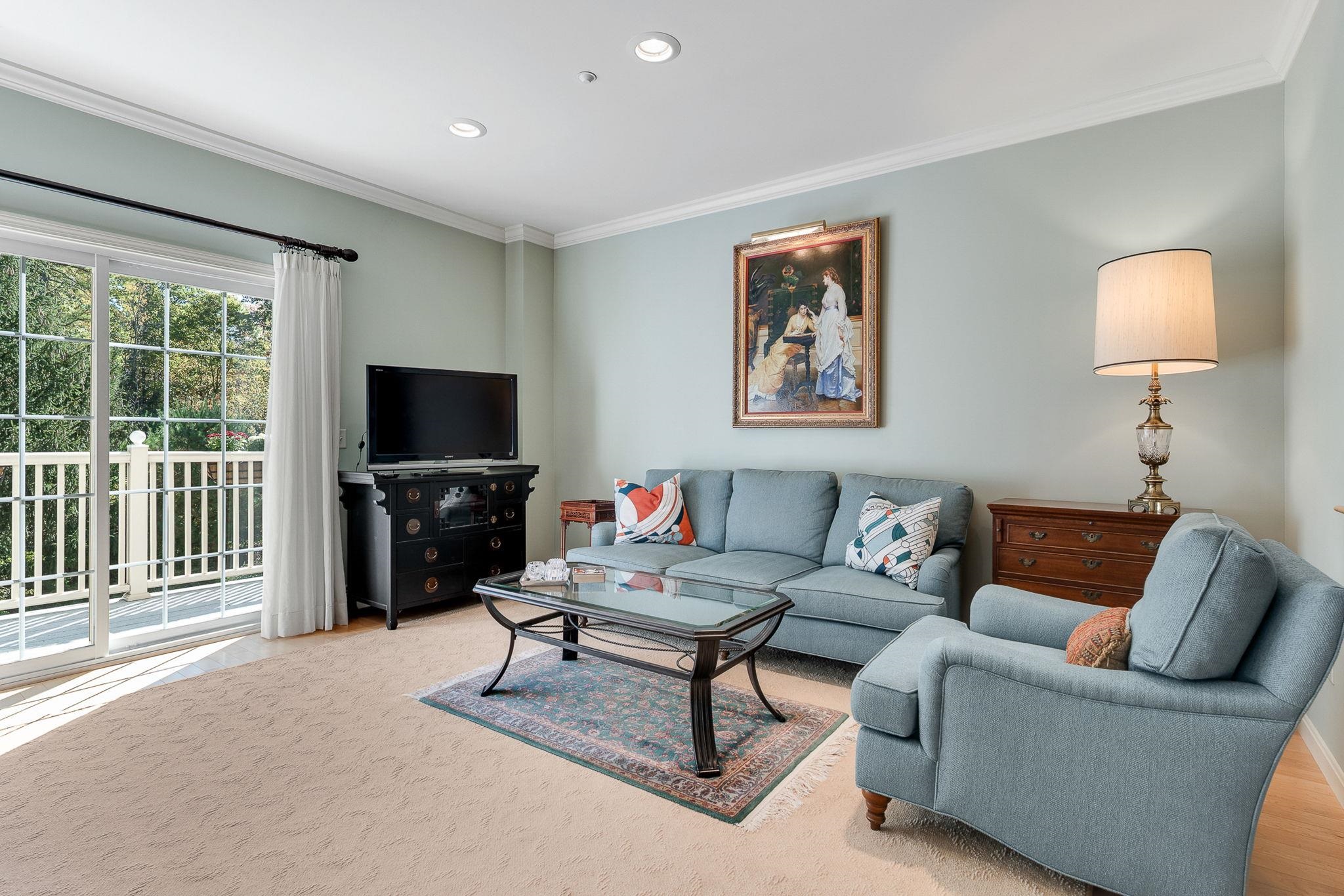 31 Forest Edge Drive