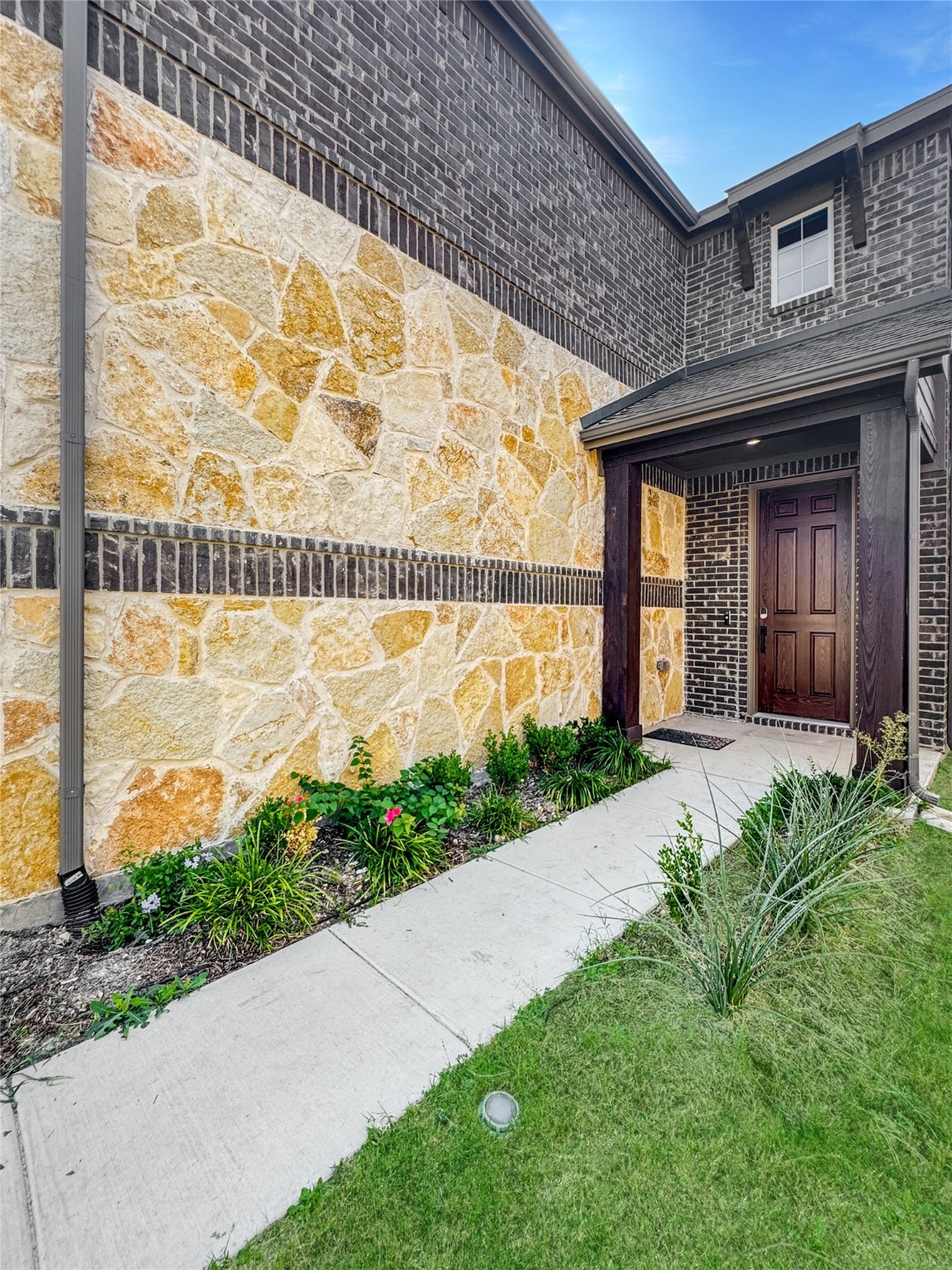 4828 Pendrell Avenue