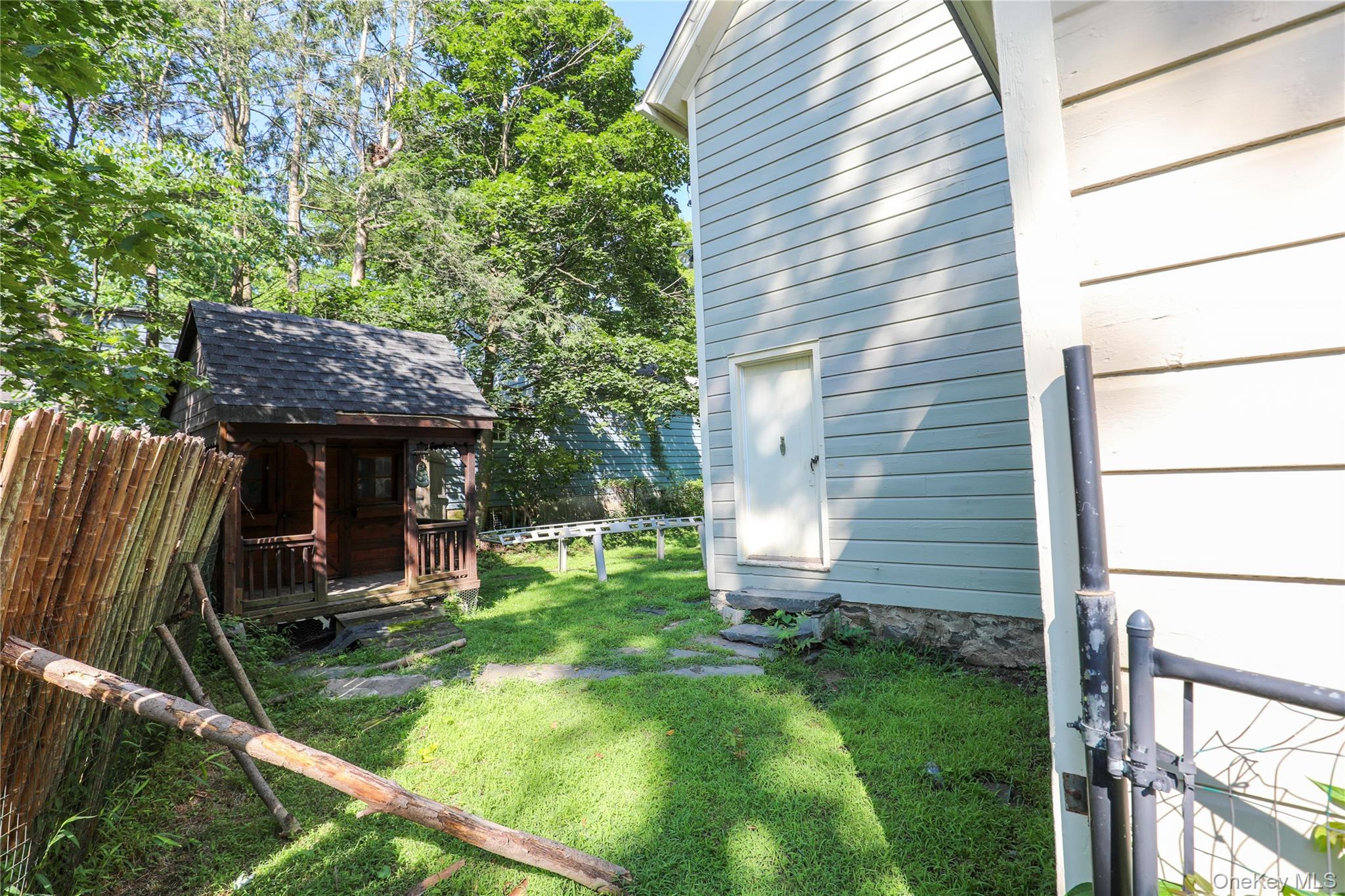12-16 Lounsbury Place
