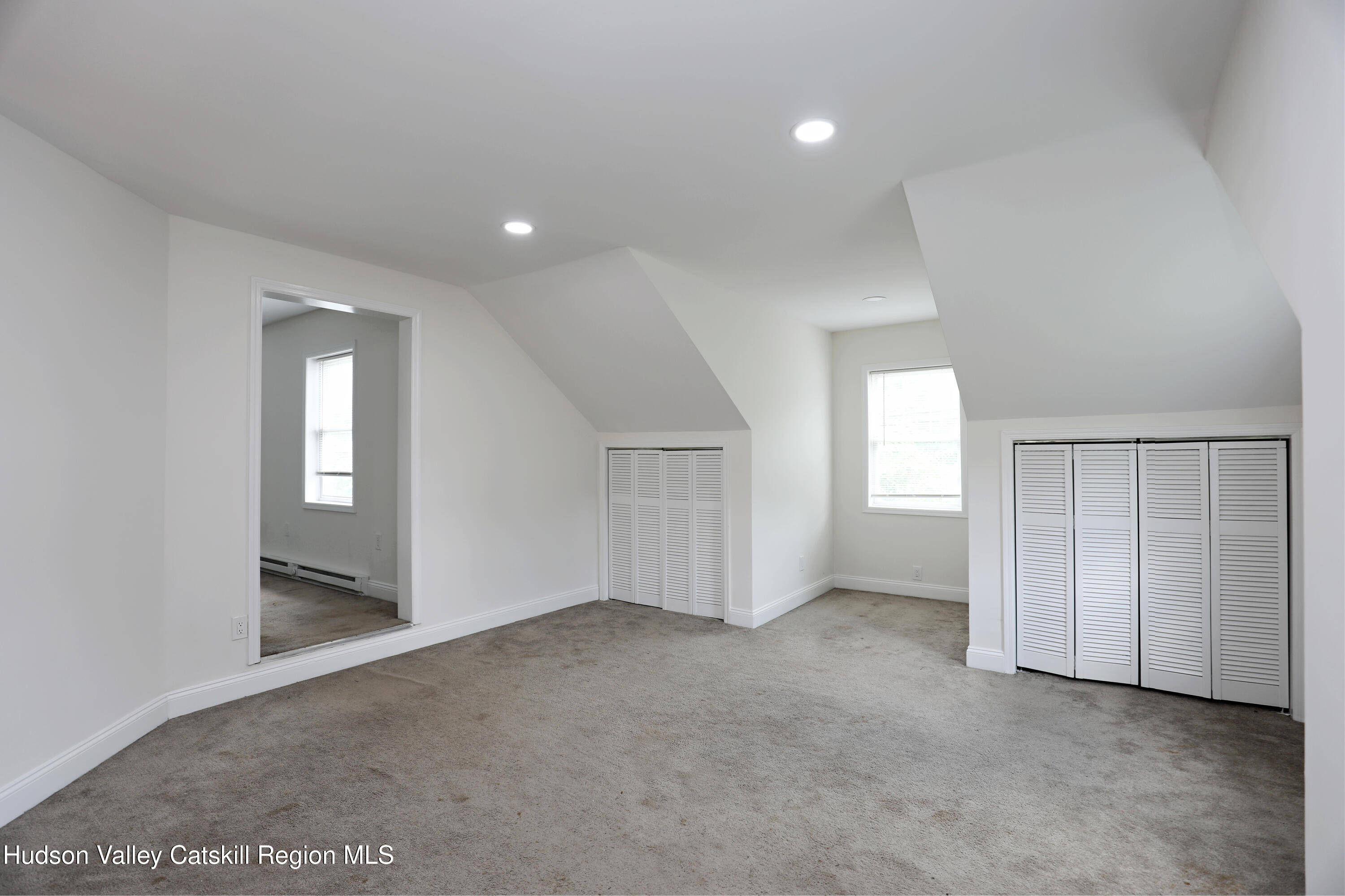 555 W Main St