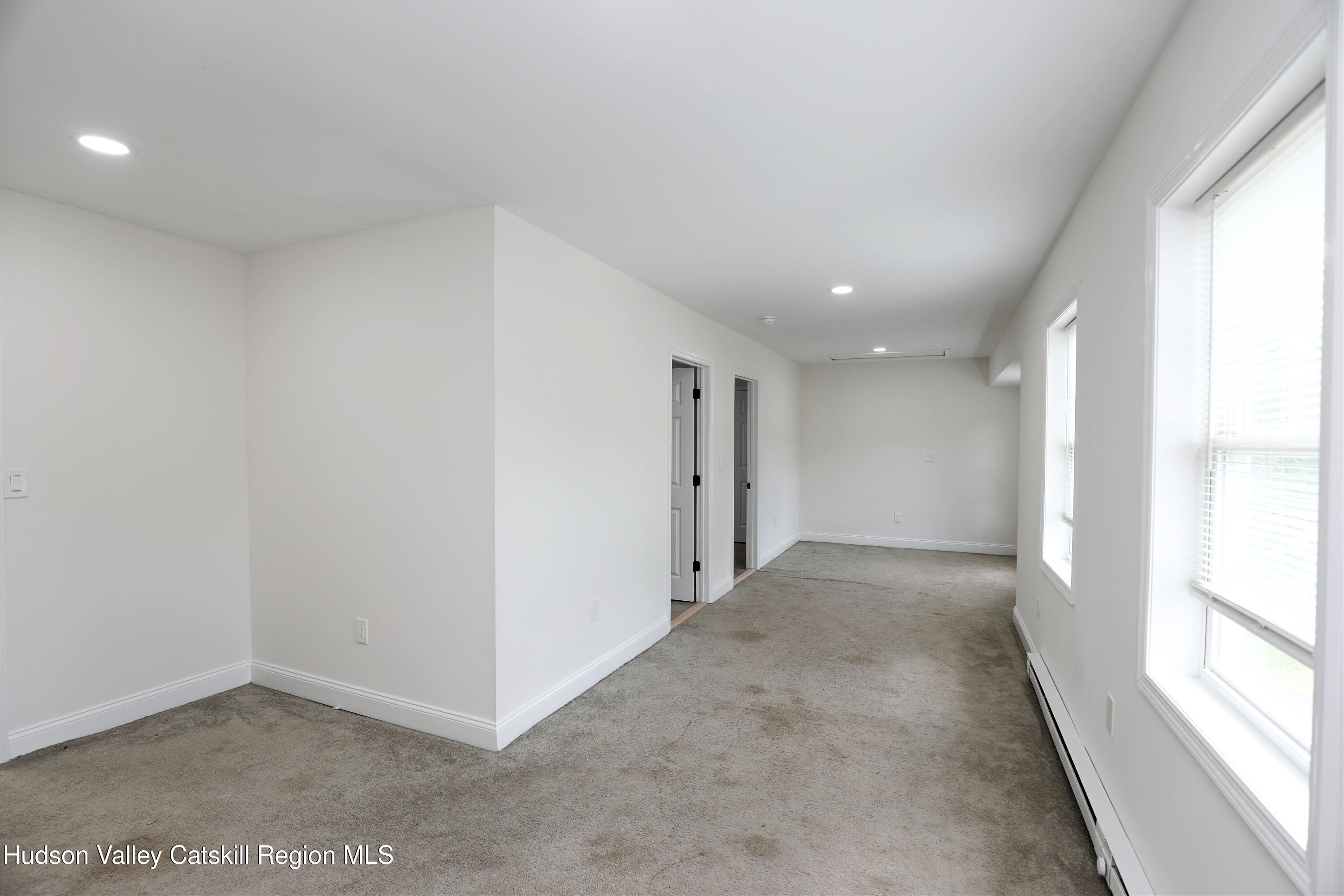 555 W Main St