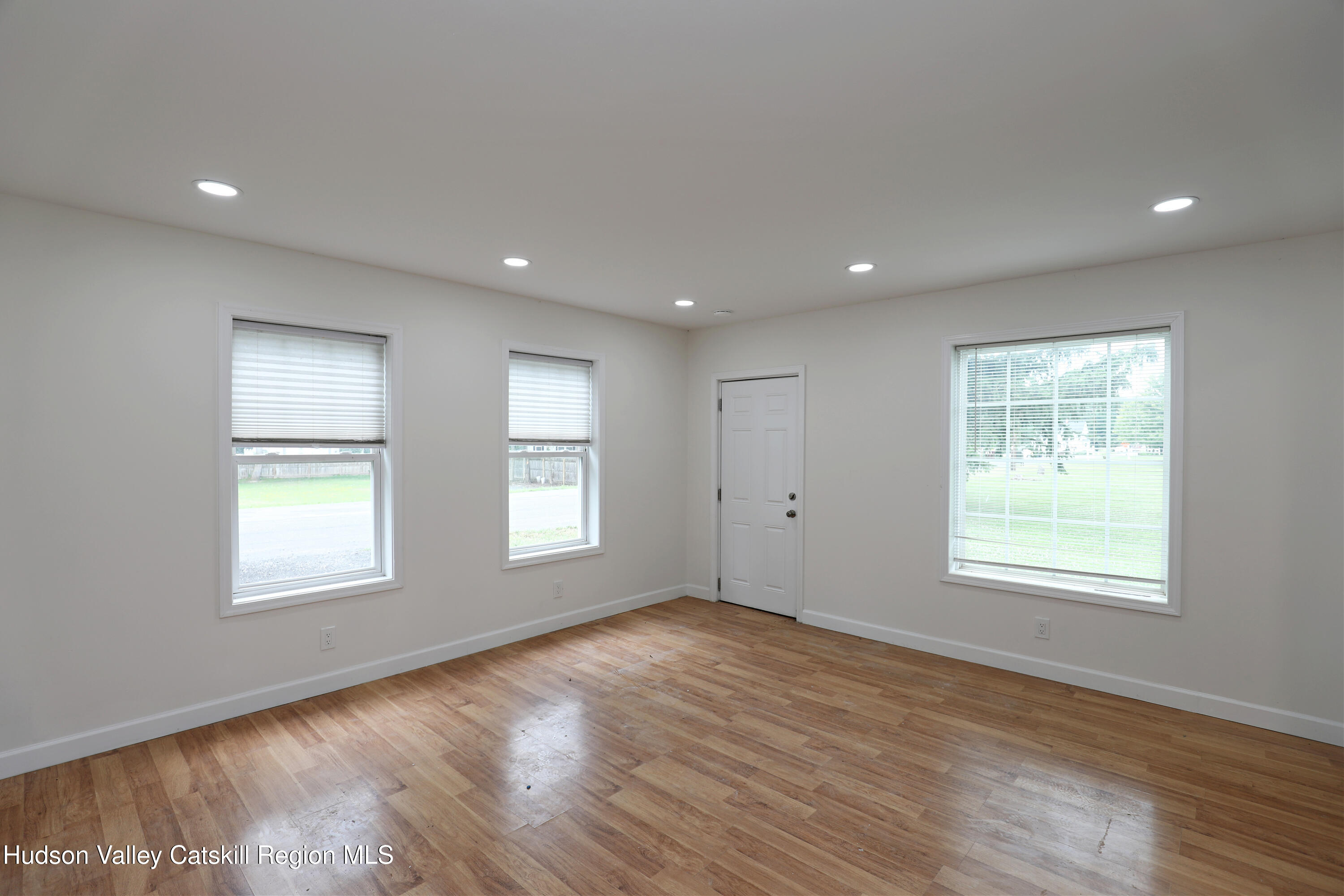 555 W Main St