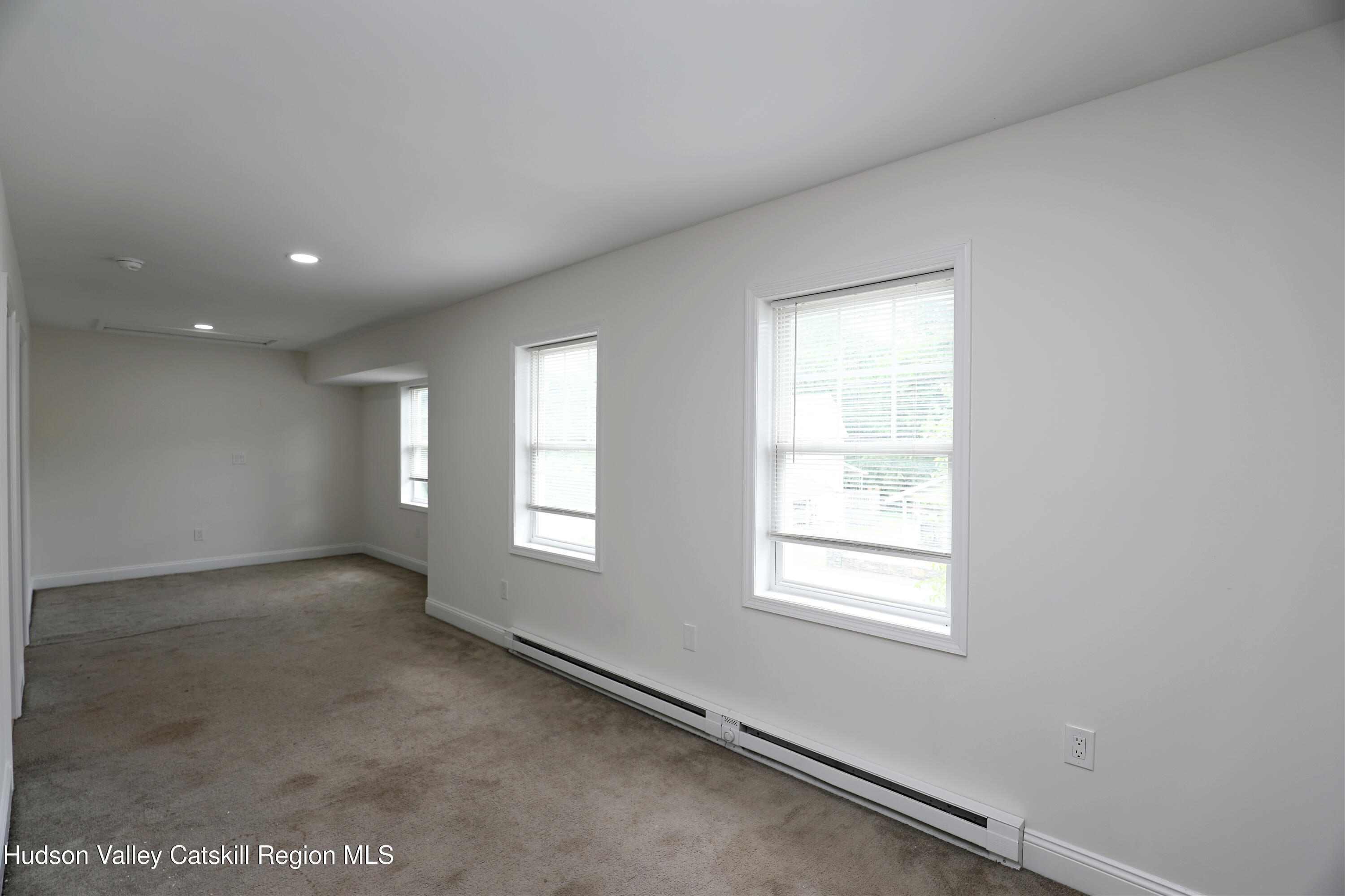 555 W Main St