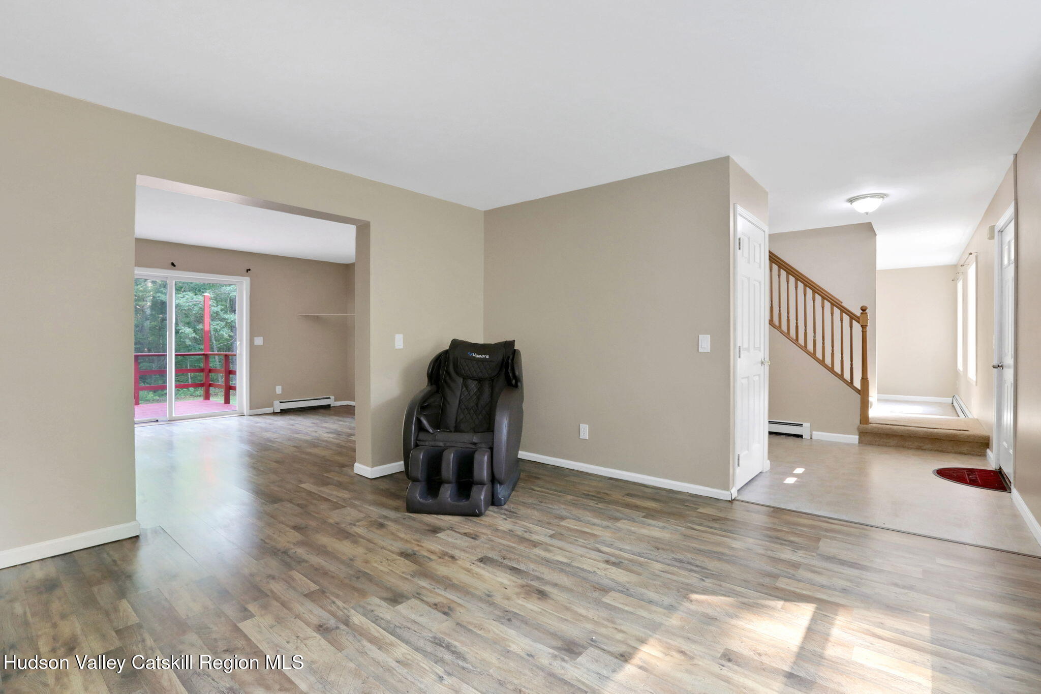 10 Lairds Court