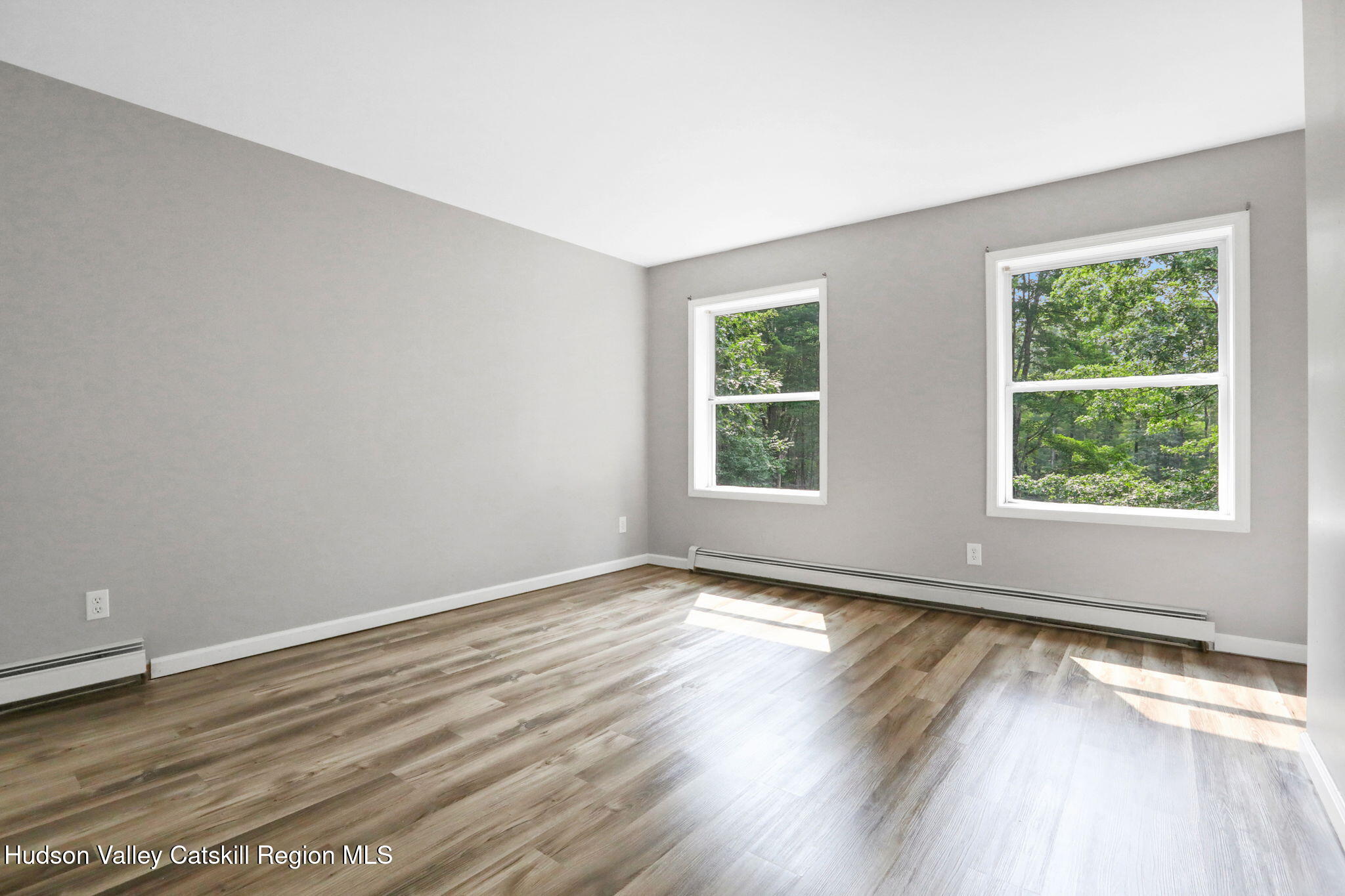 10 Lairds Court