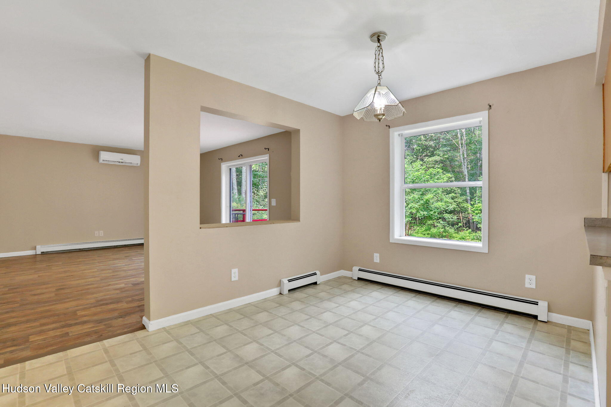 10 Lairds Court