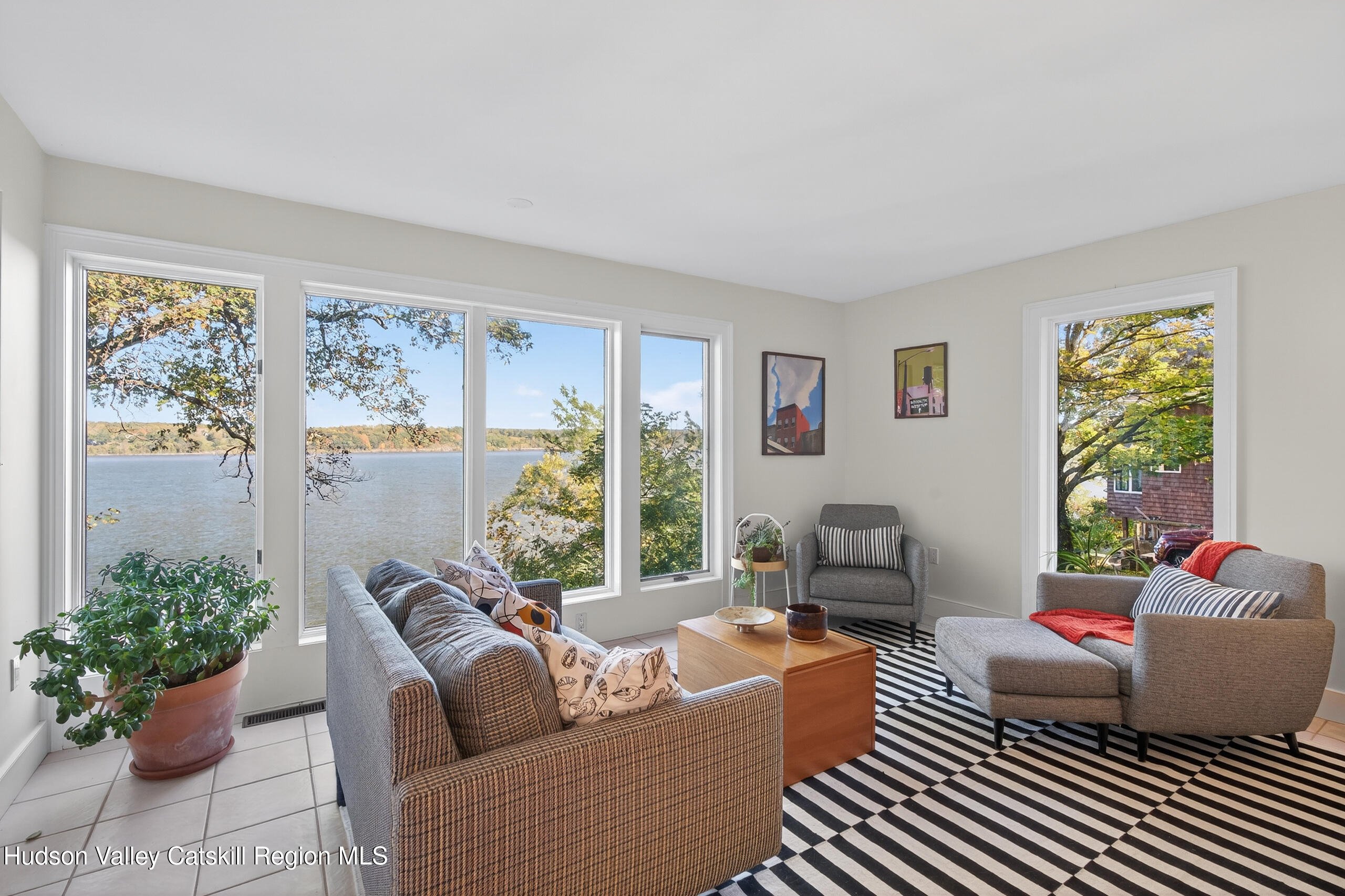 83 River Road