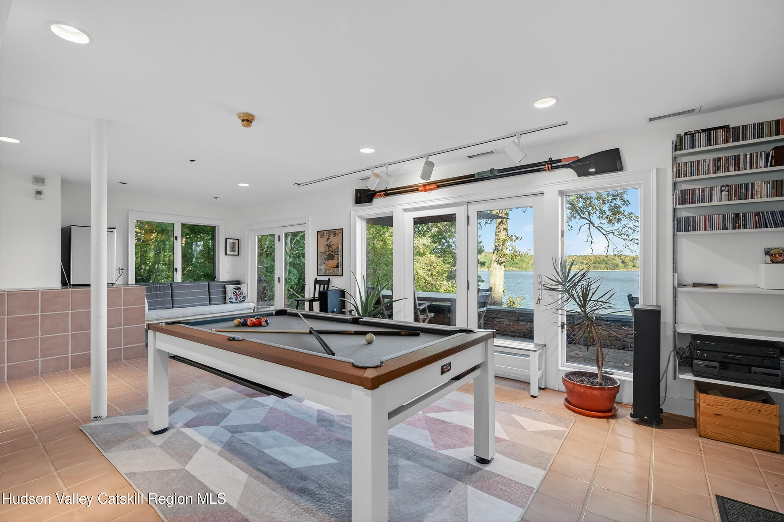 83 River Road