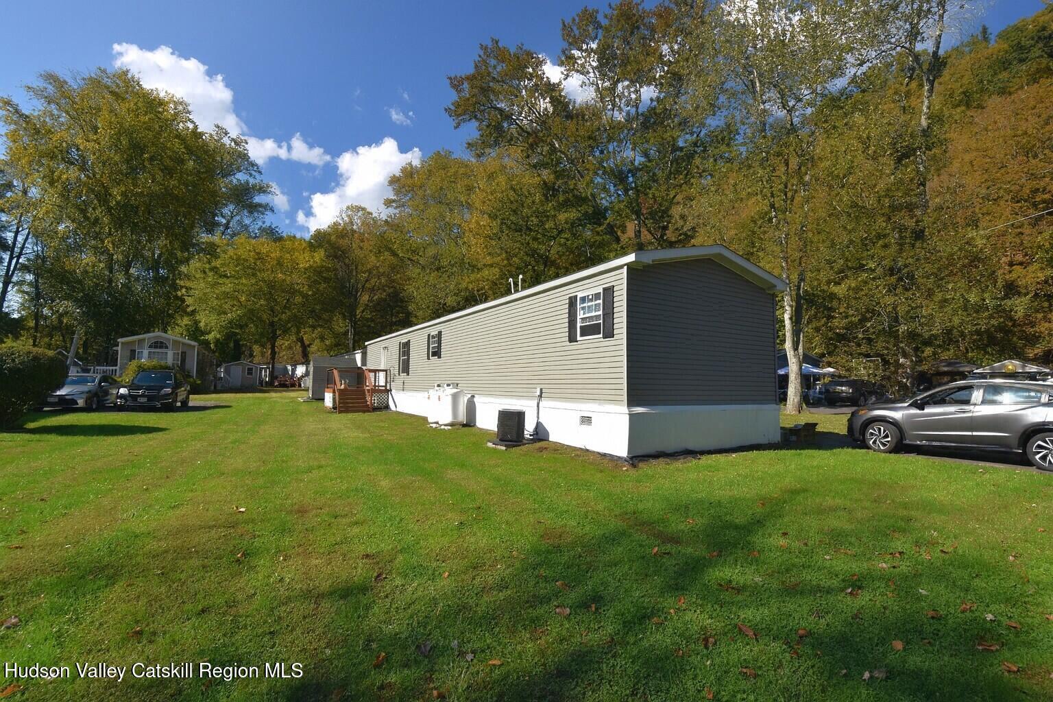 18 W End, Rosendale