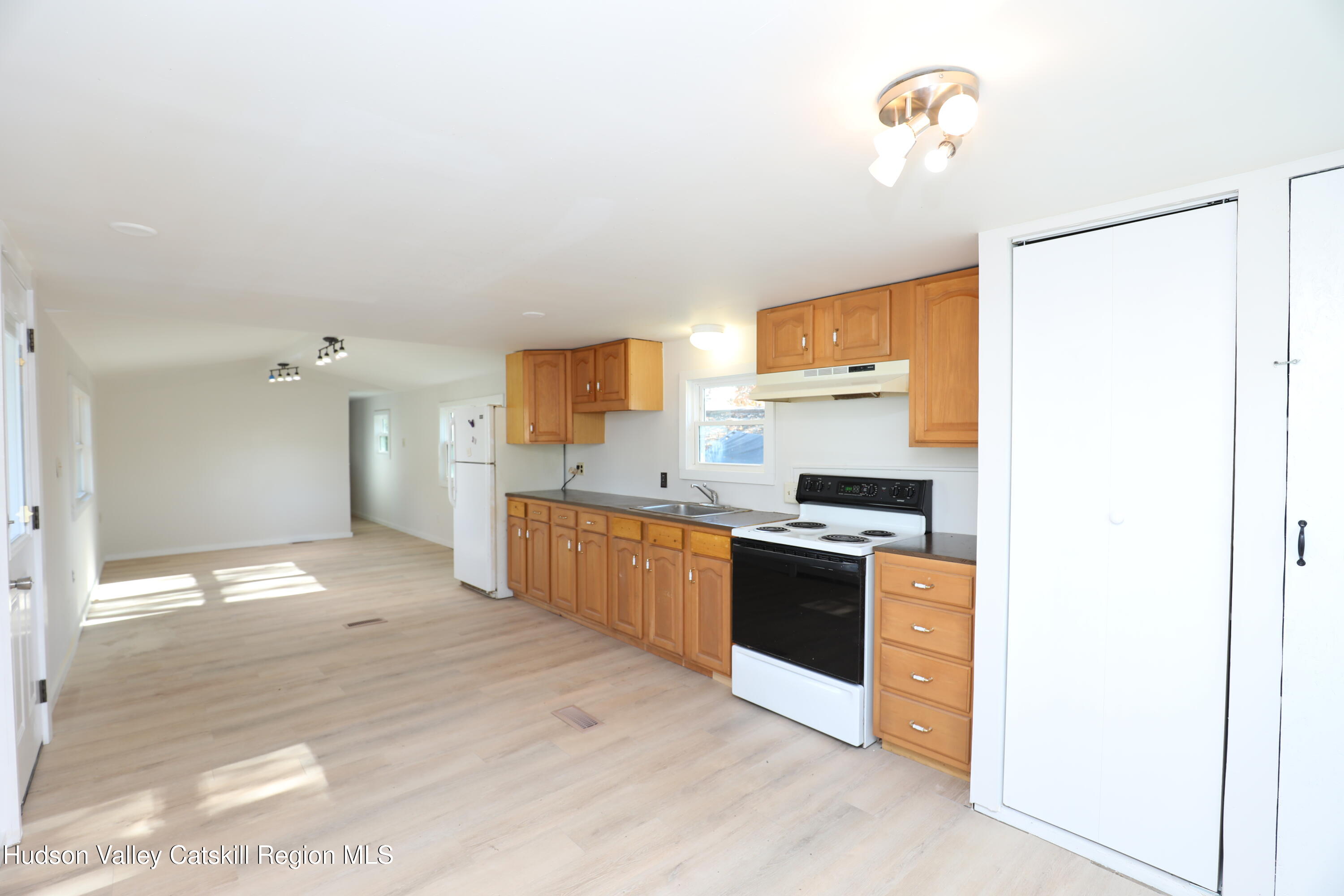 414 Joslen Boulevard, 19, Hudson Unit: 19