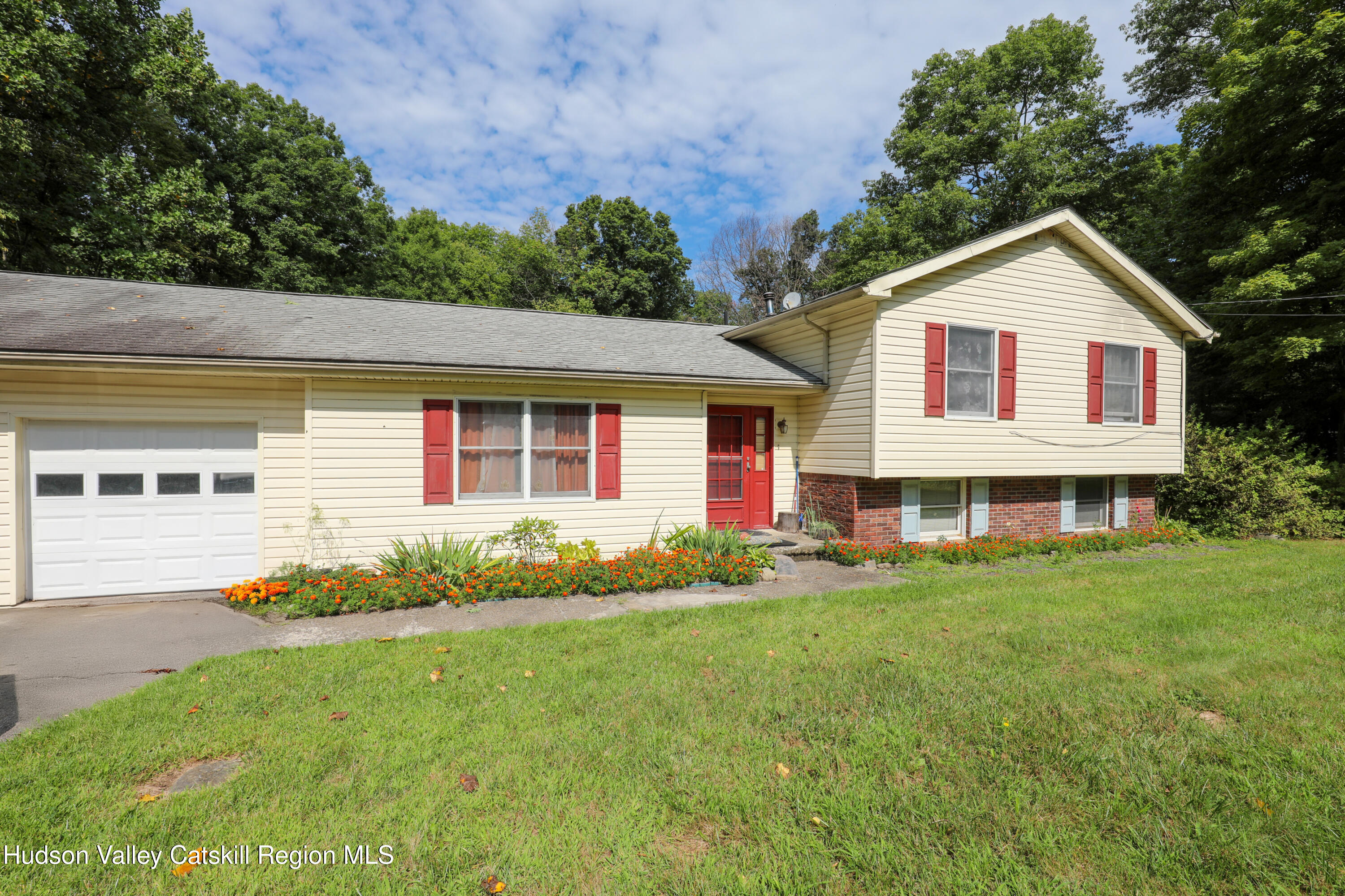 38 Roxanne Boulevard