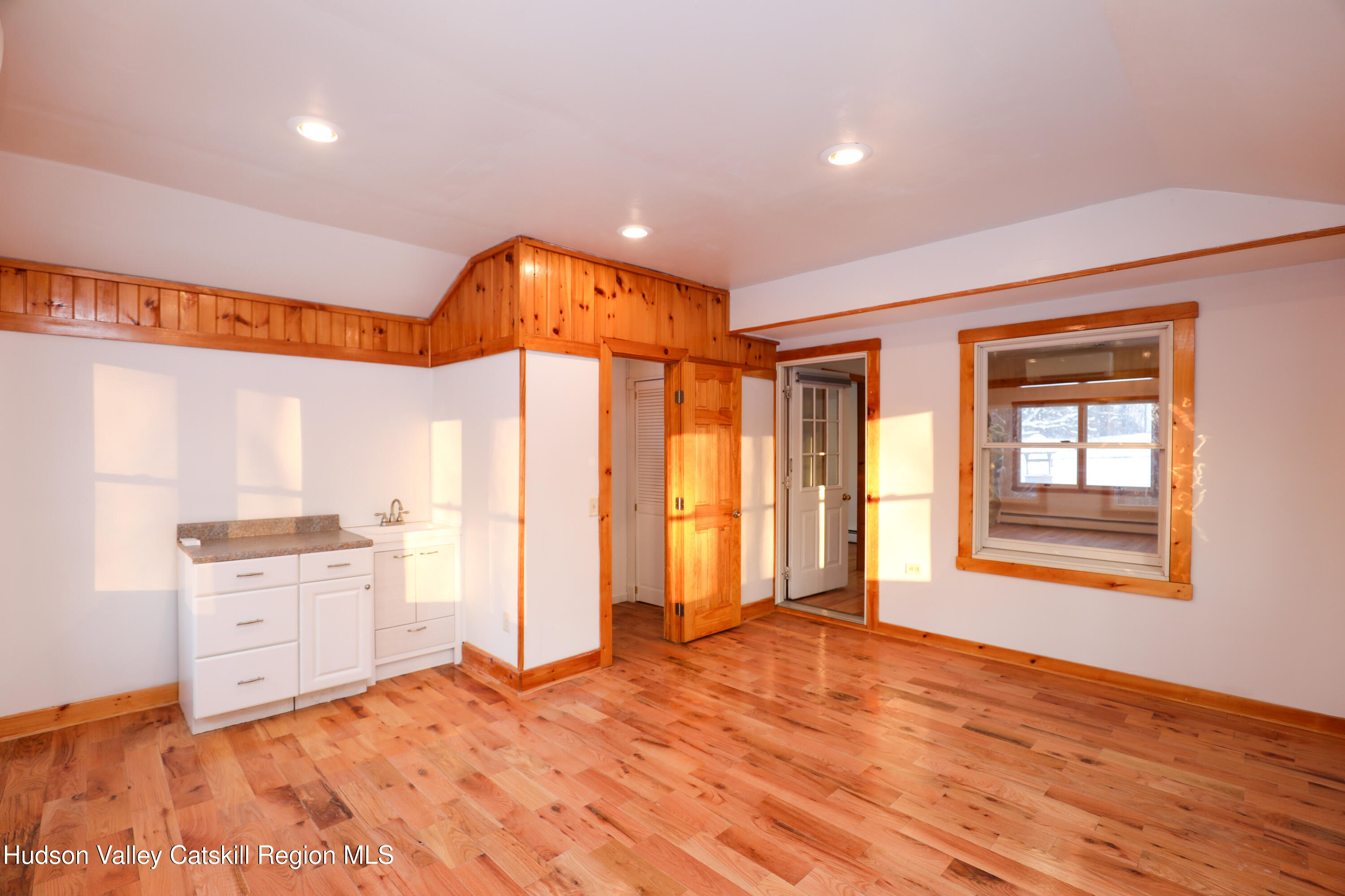 38 Roxanne Boulevard
