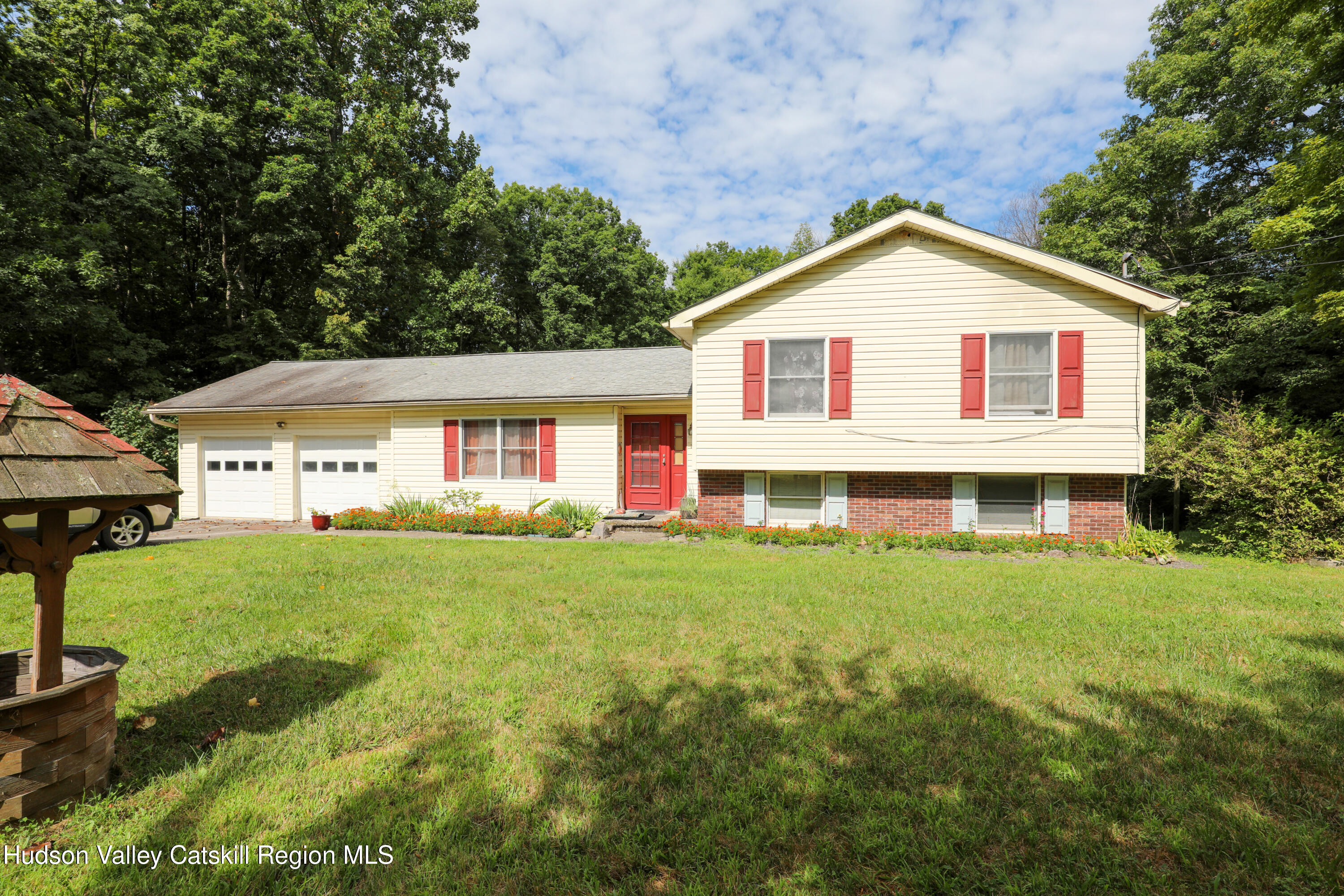 38 Roxanne Boulevard