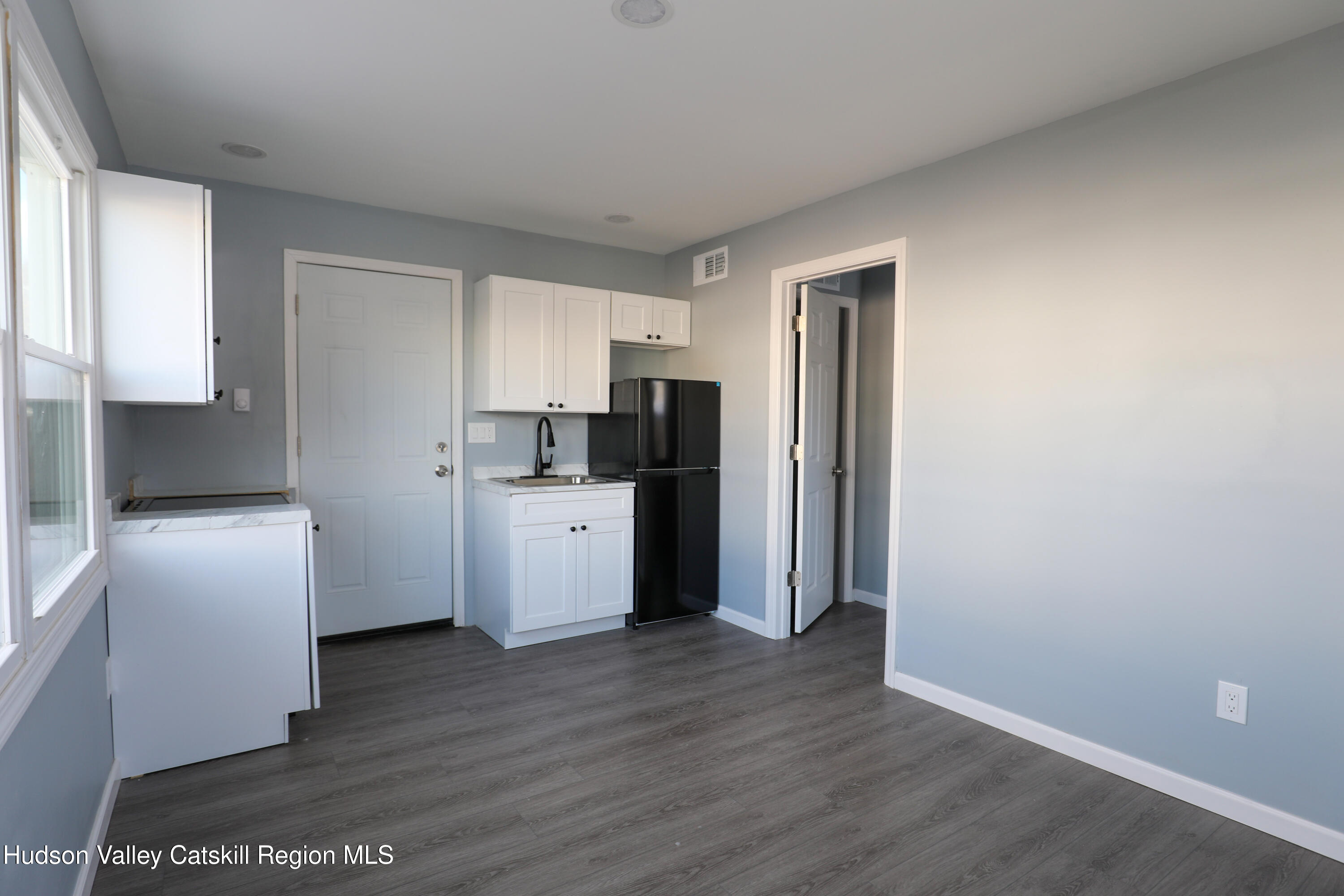 150-154 W Main Street E