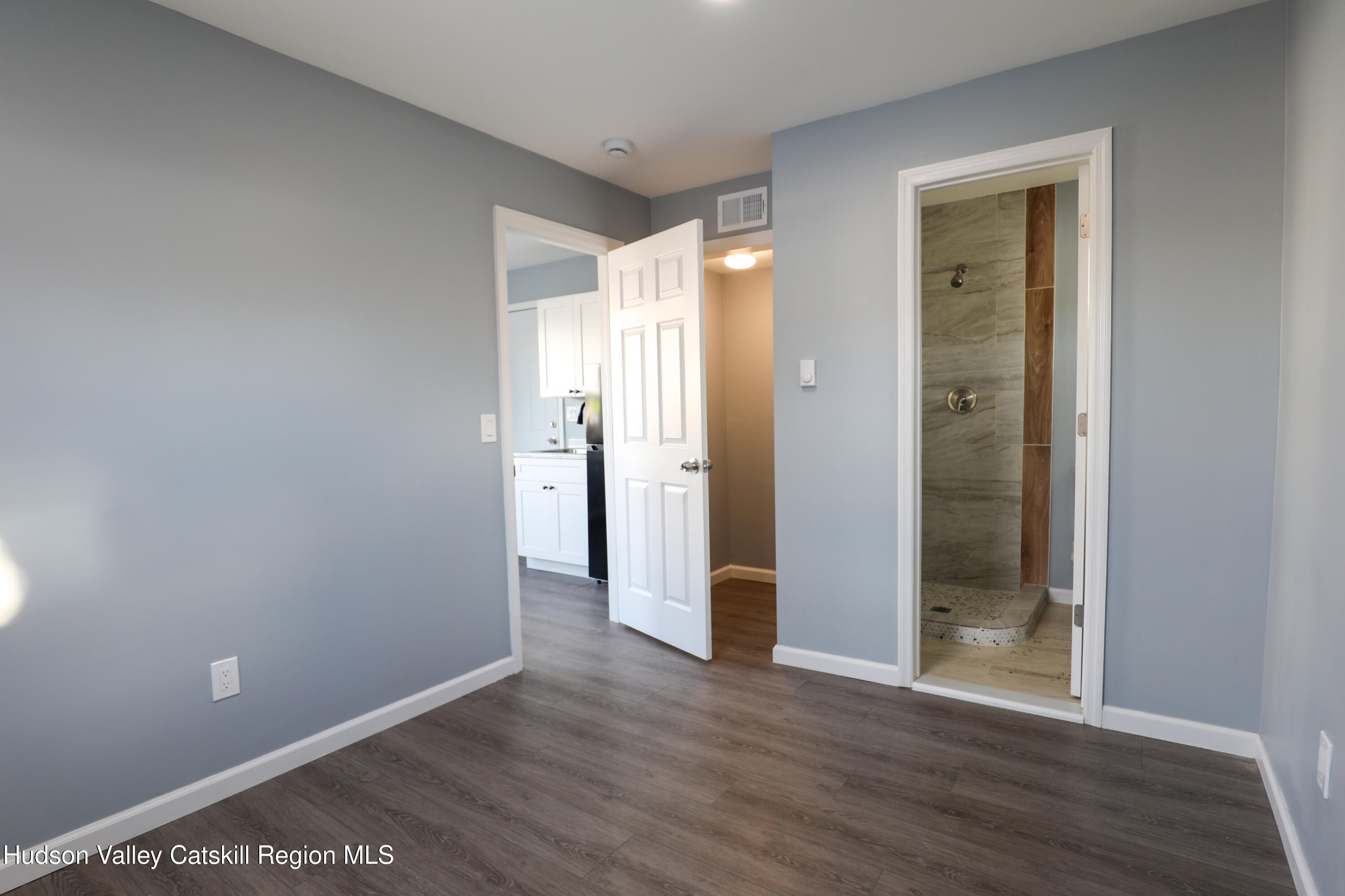 150-154 W Main Street E