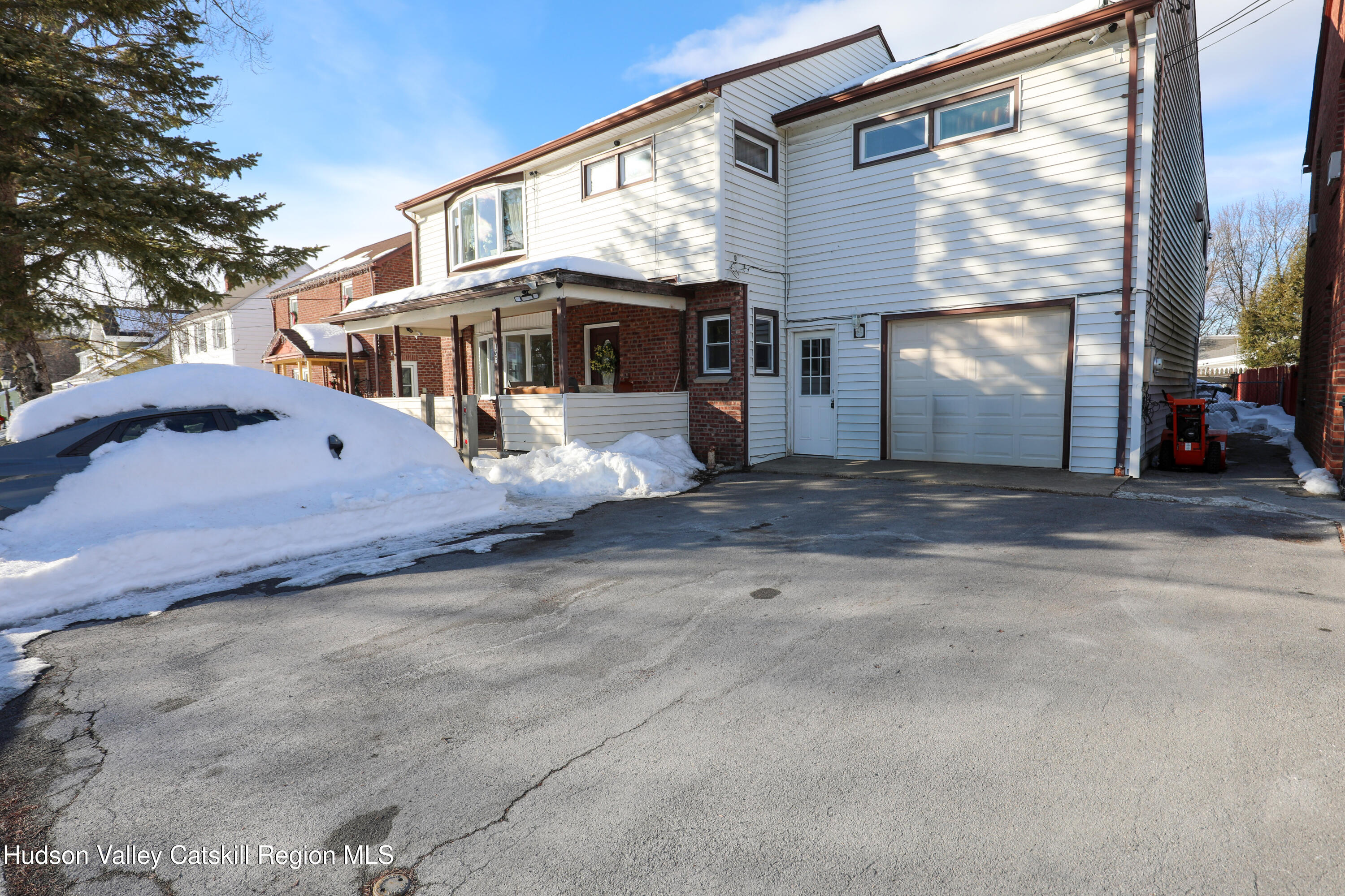 156 Lampman Avenue 1