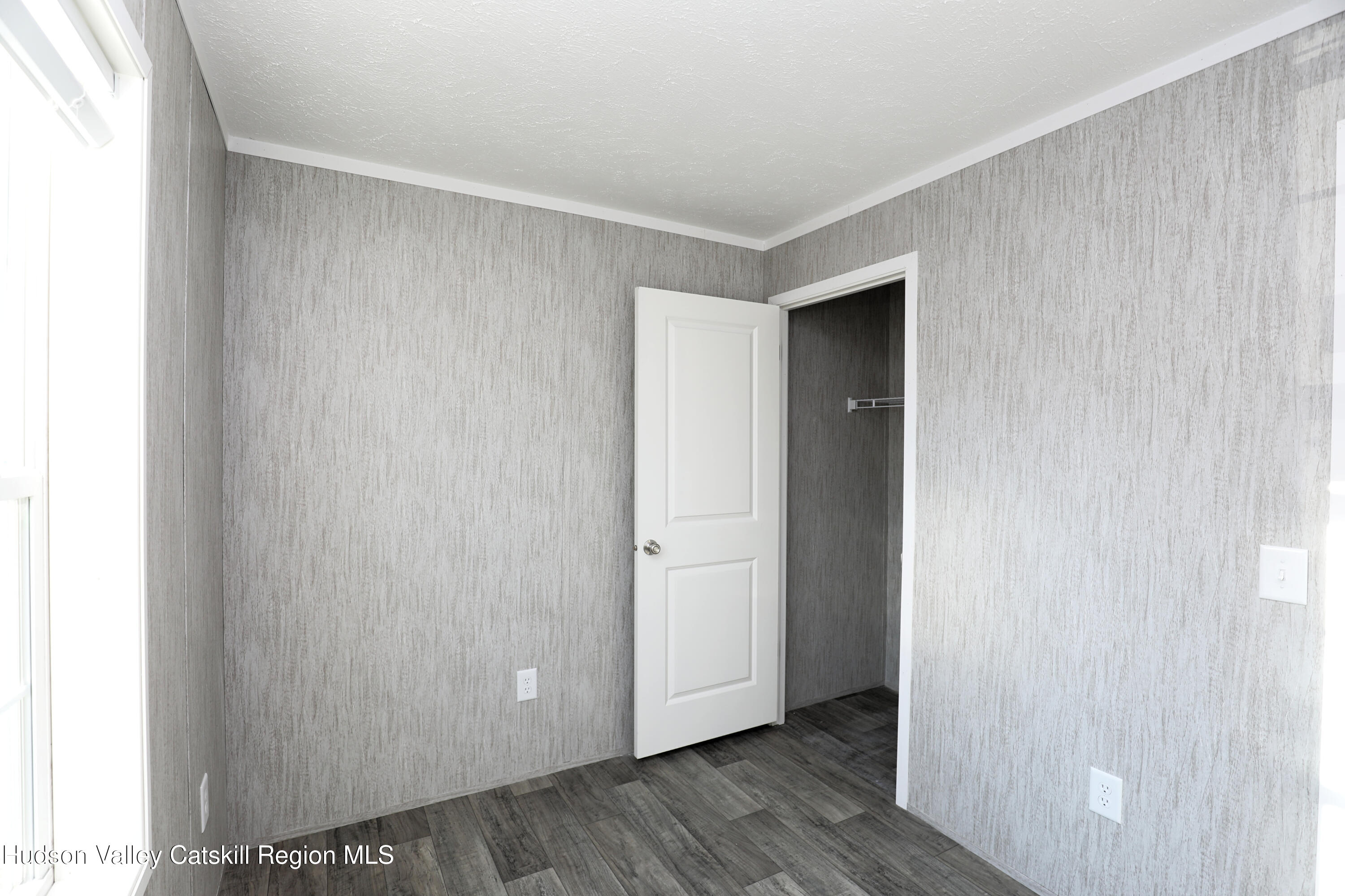 414 Joslen Boulevard 1