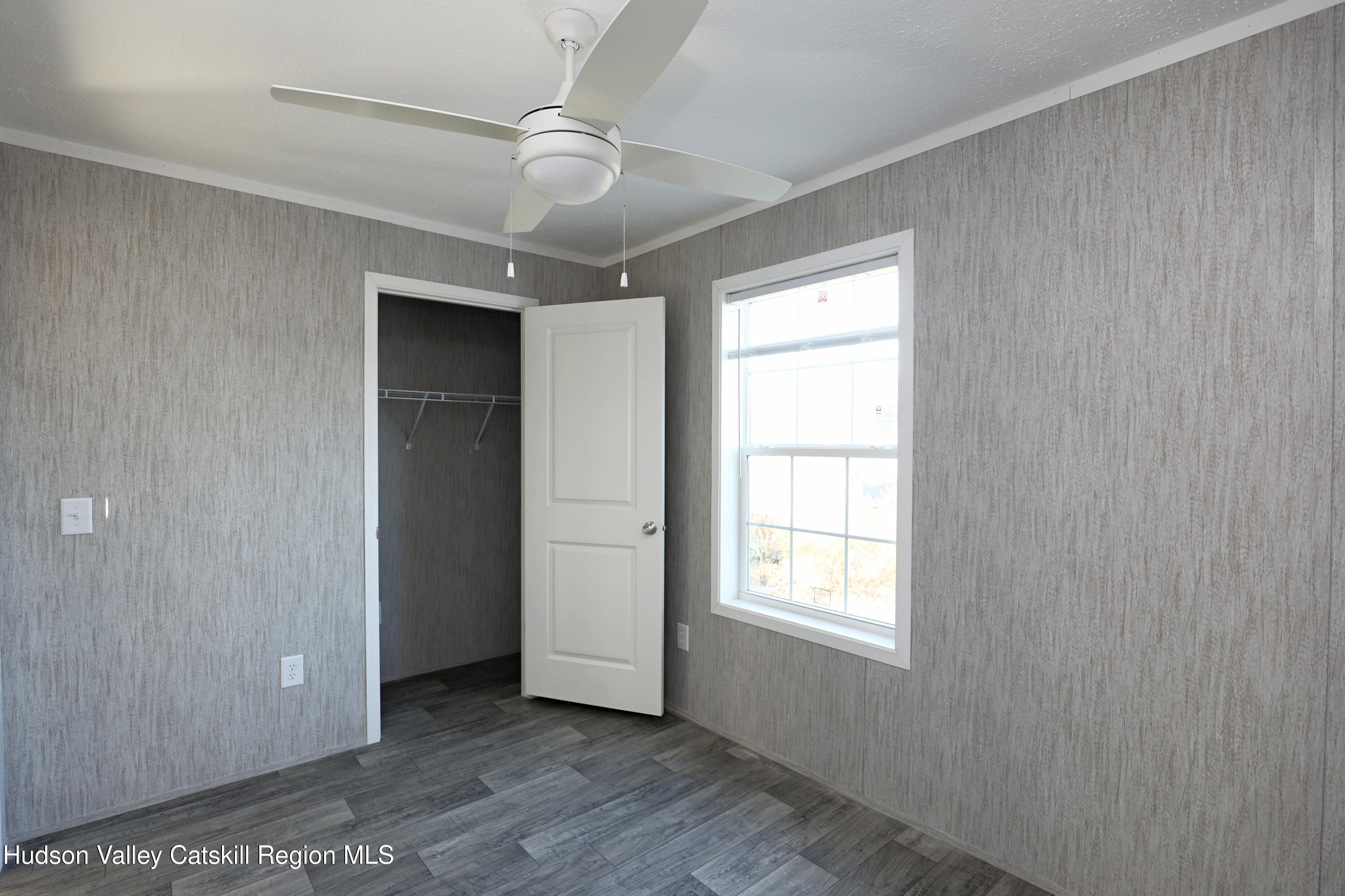 414 Joslen Boulevard 1