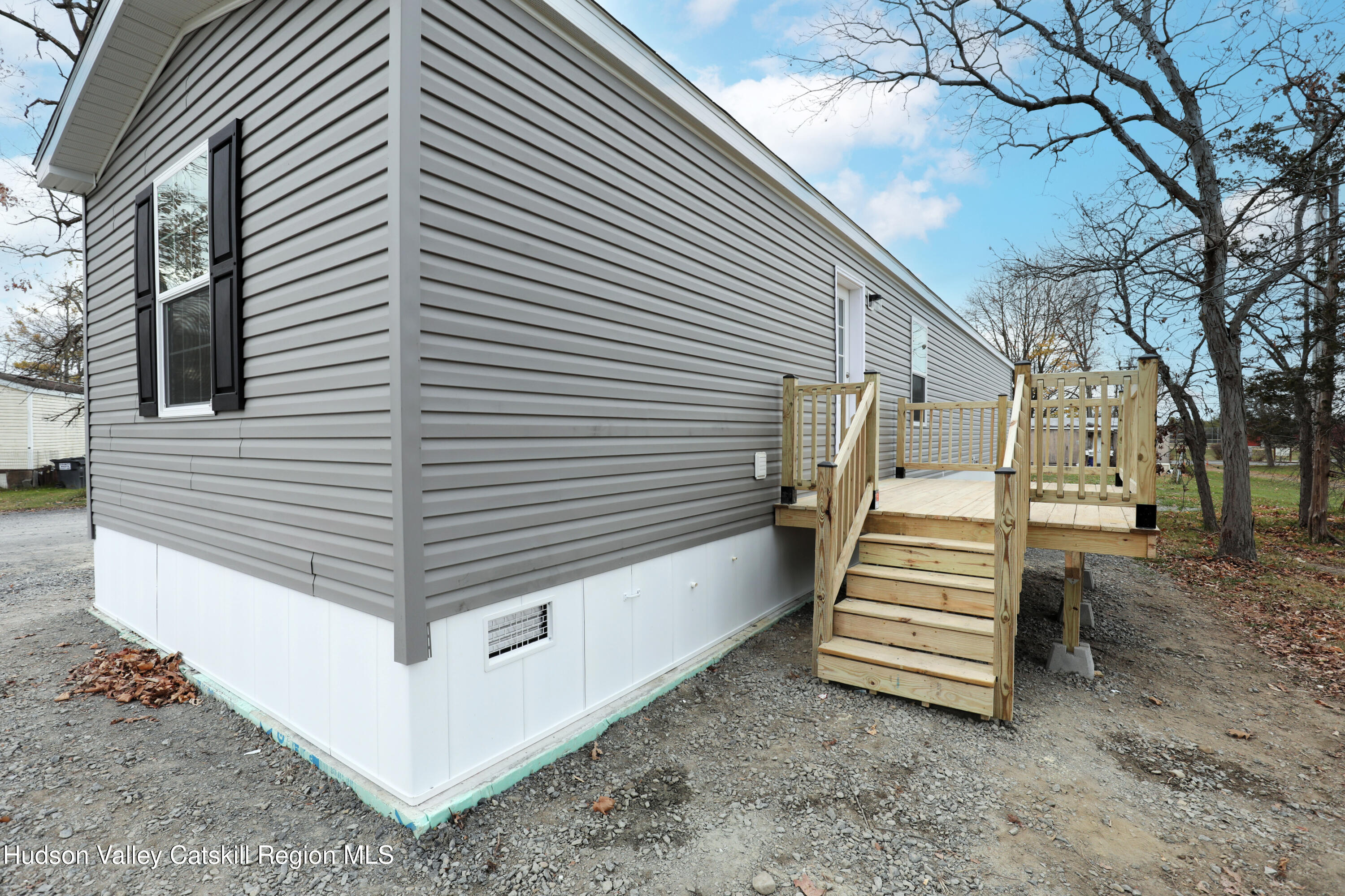 414 Joslen Boulevard 1