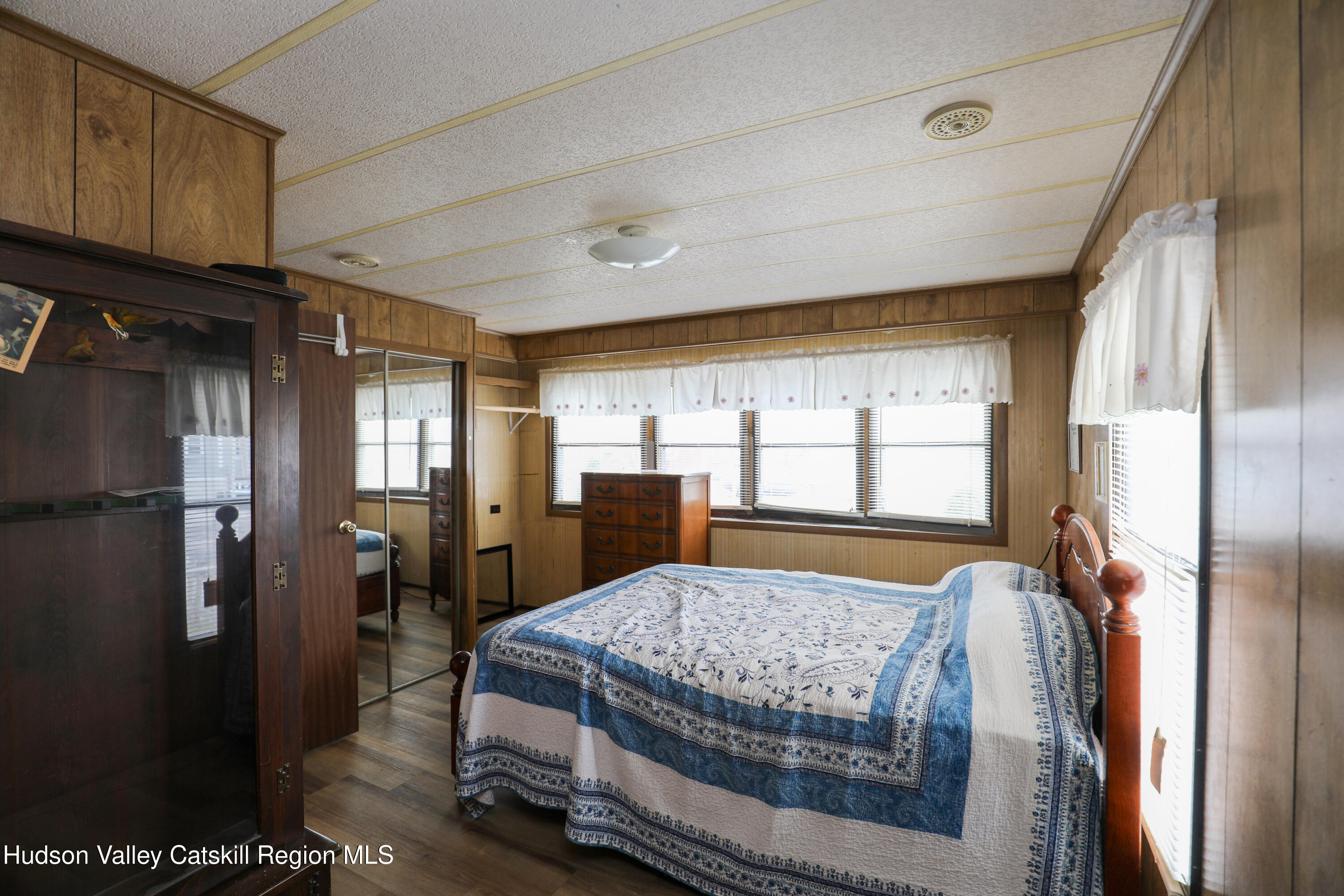 414 Joslen Boulevard 4