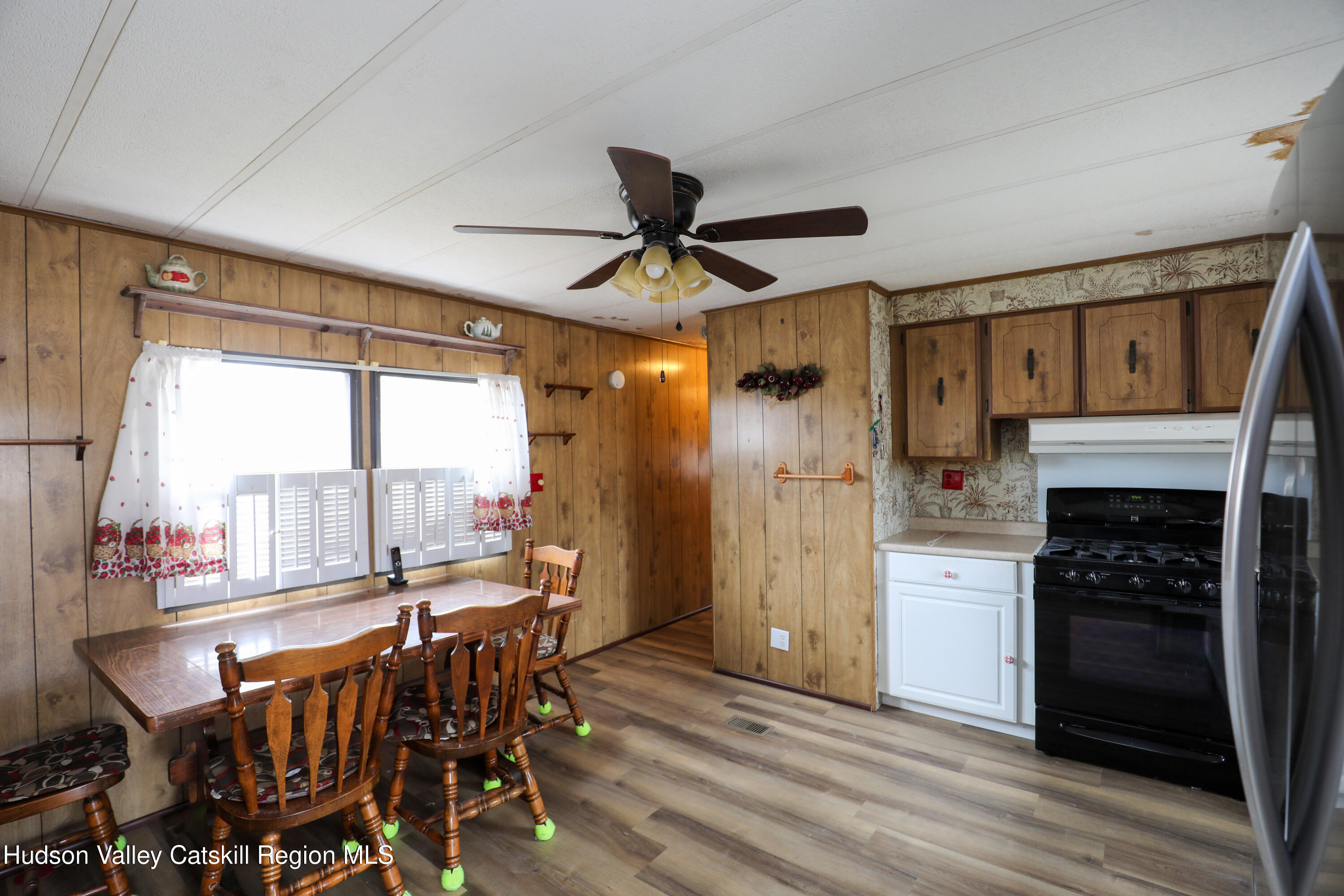 414 Joslen Boulevard 4