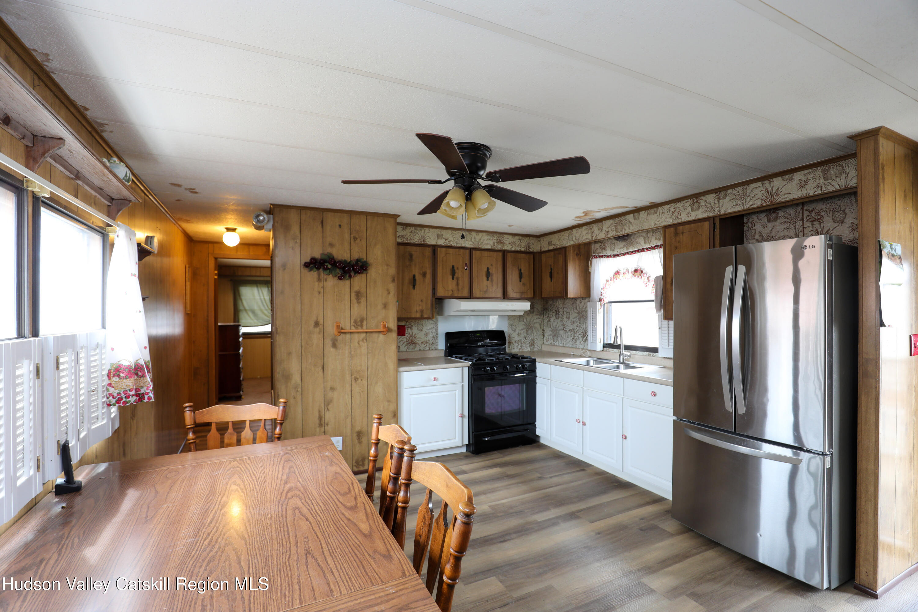 414 Joslen Boulevard 4