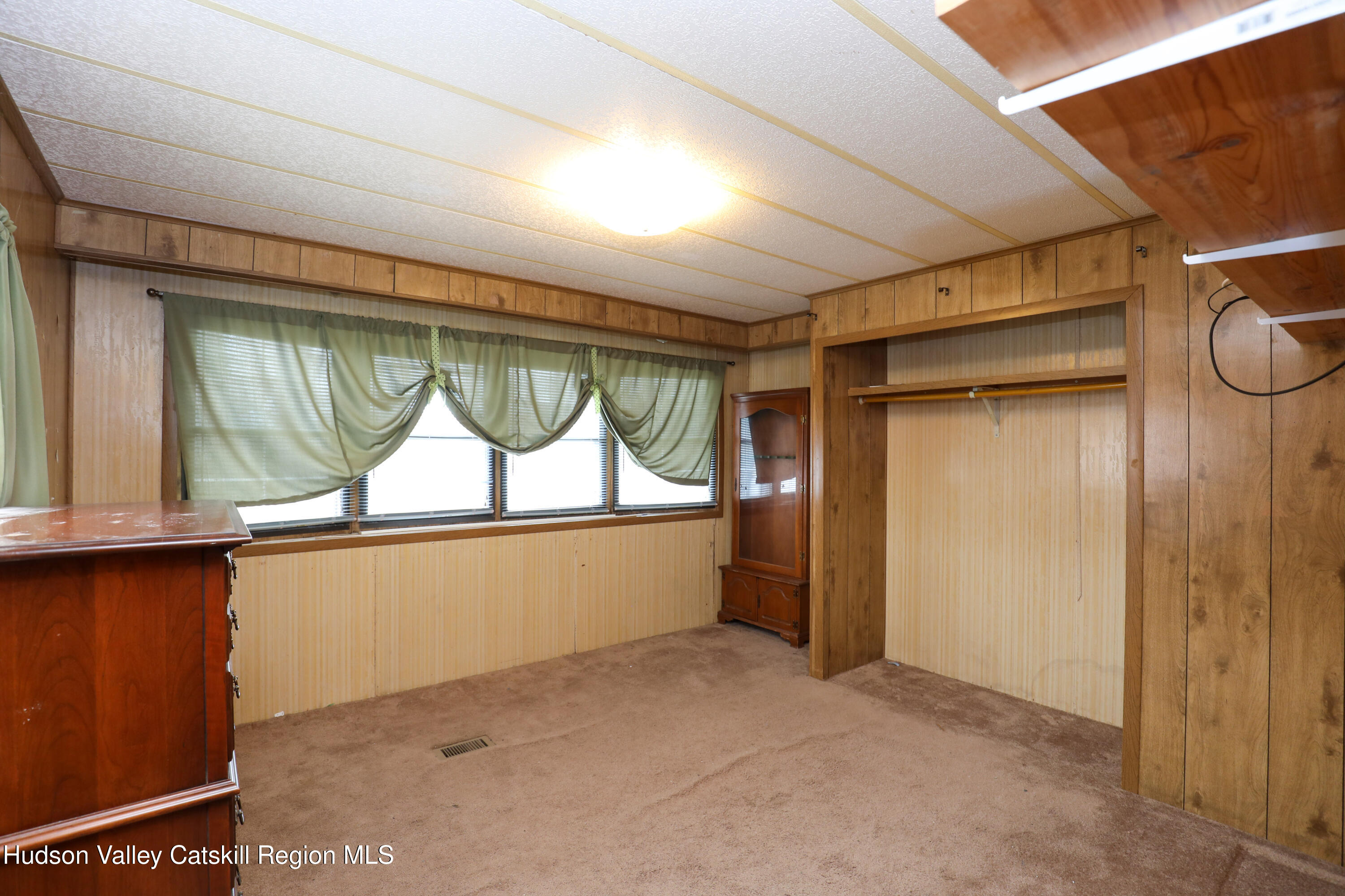 414 Joslen Boulevard 4