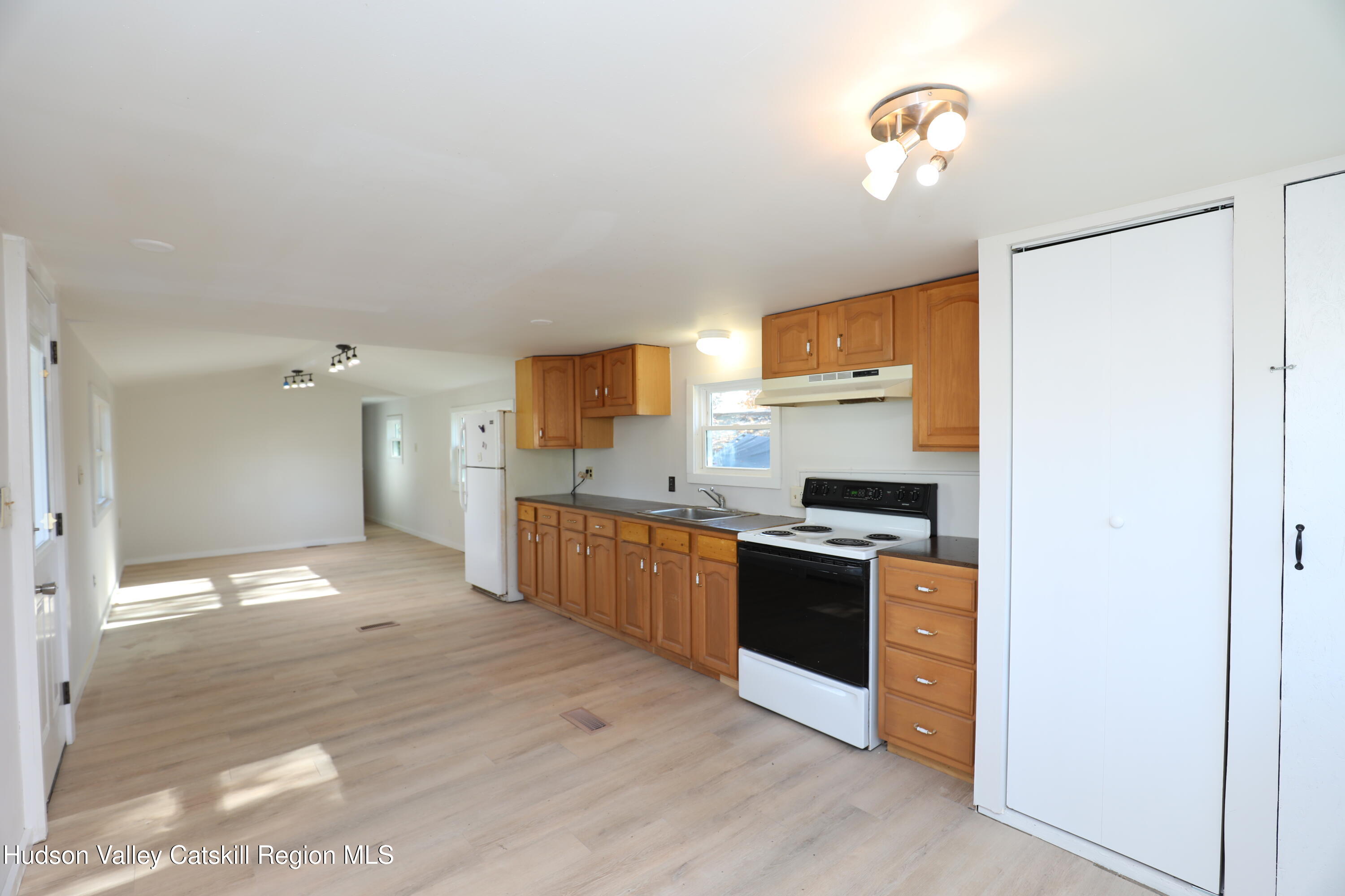 414 Joslen Boulevard 19