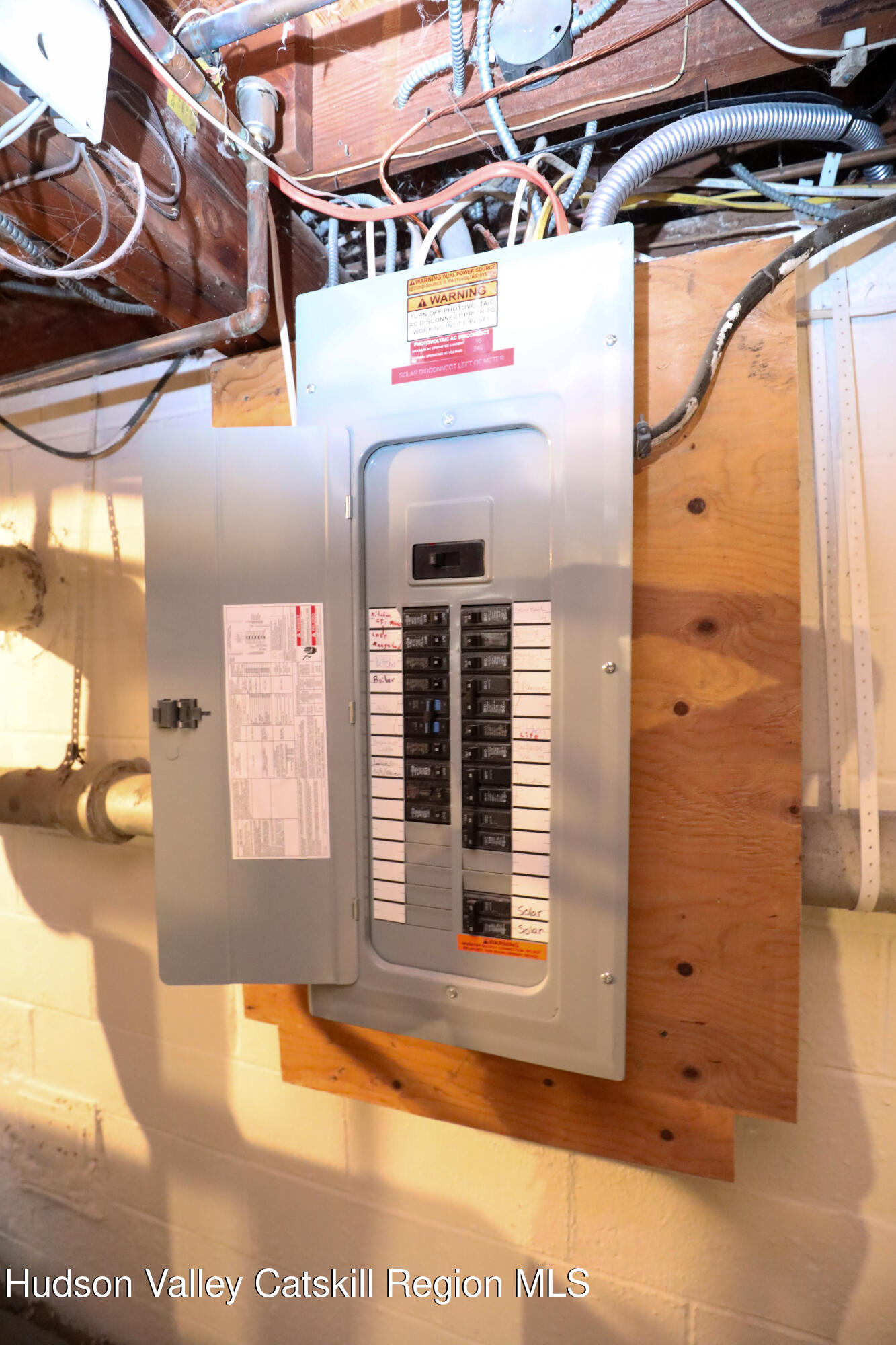 11 Mountain View Avenue