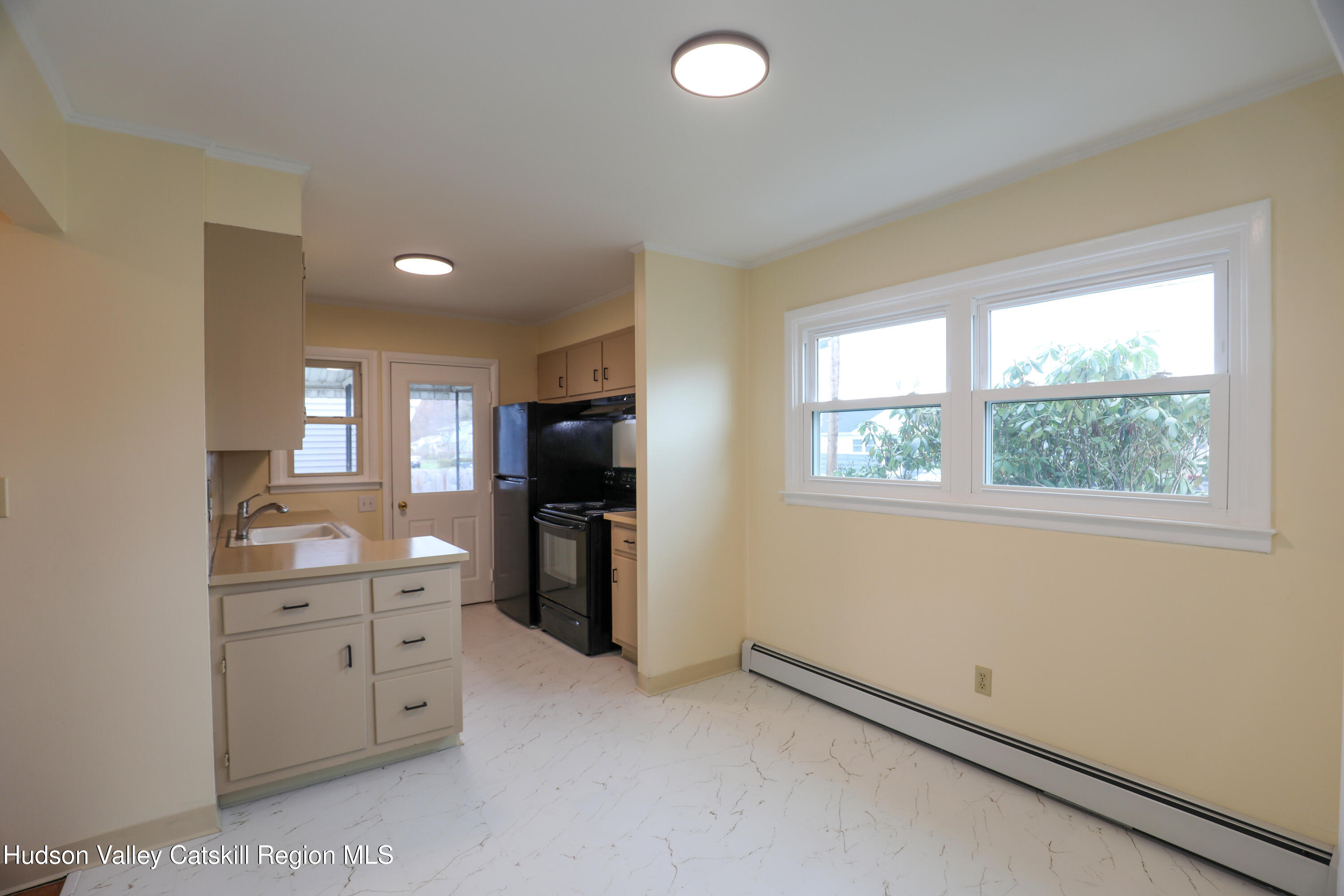 11 Mountain View Avenue