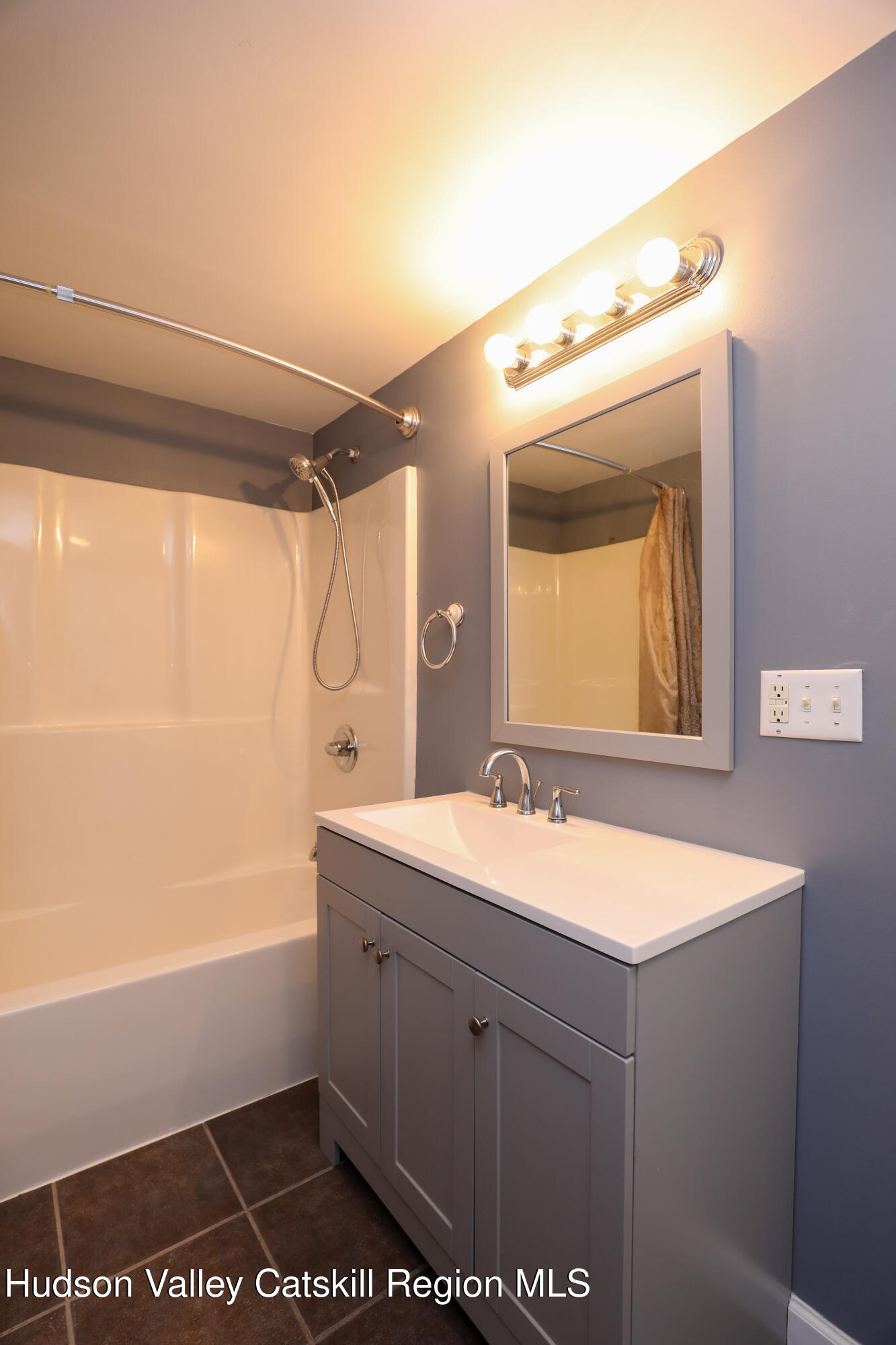 11 Mountain View Avenue