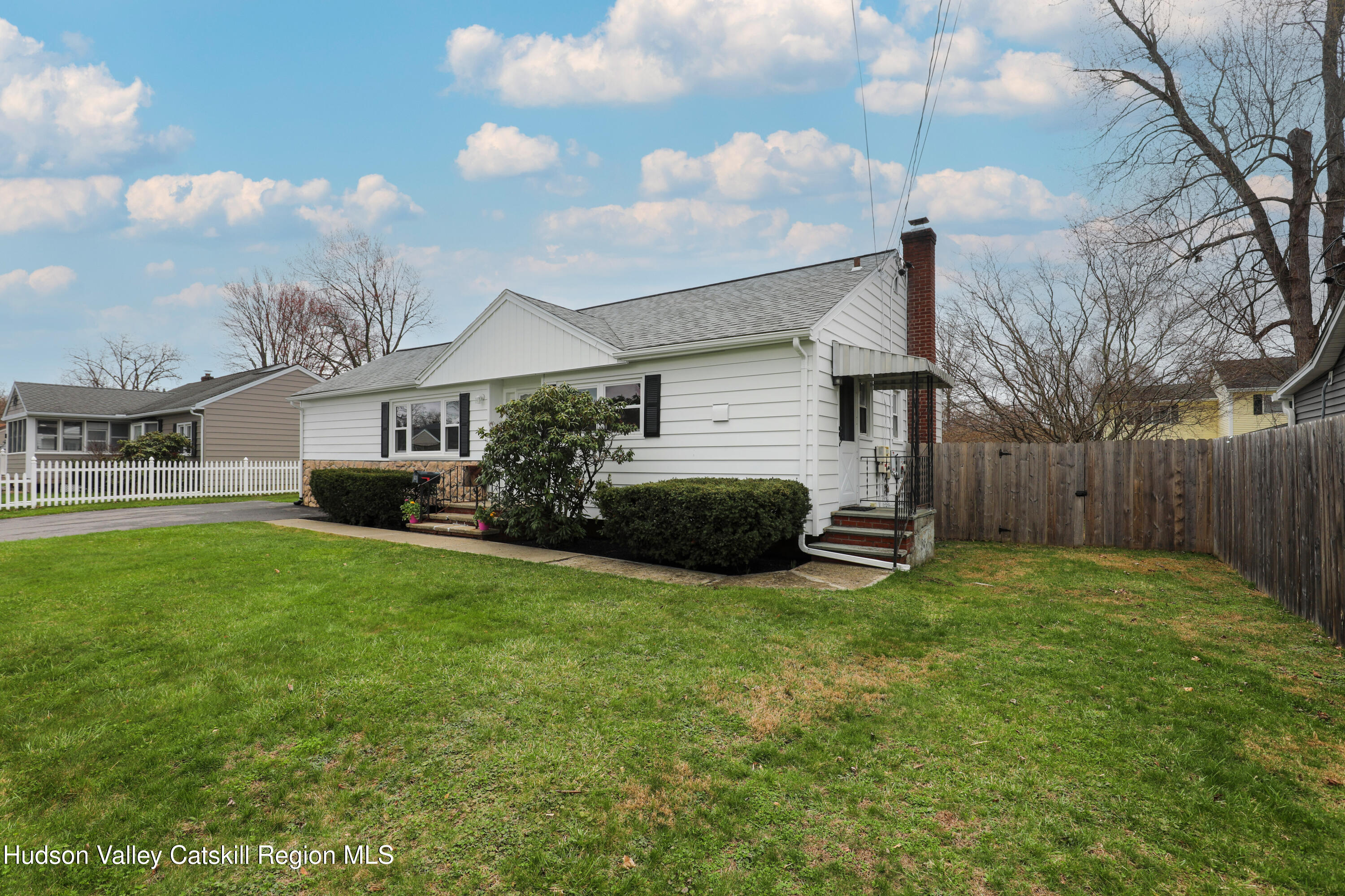 11 Mountain View Avenue