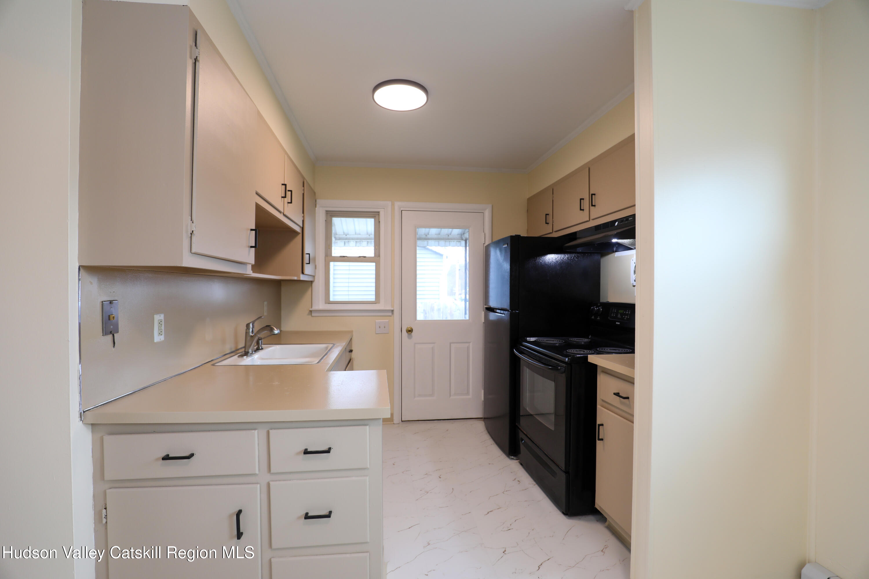 11 Mountain View Avenue