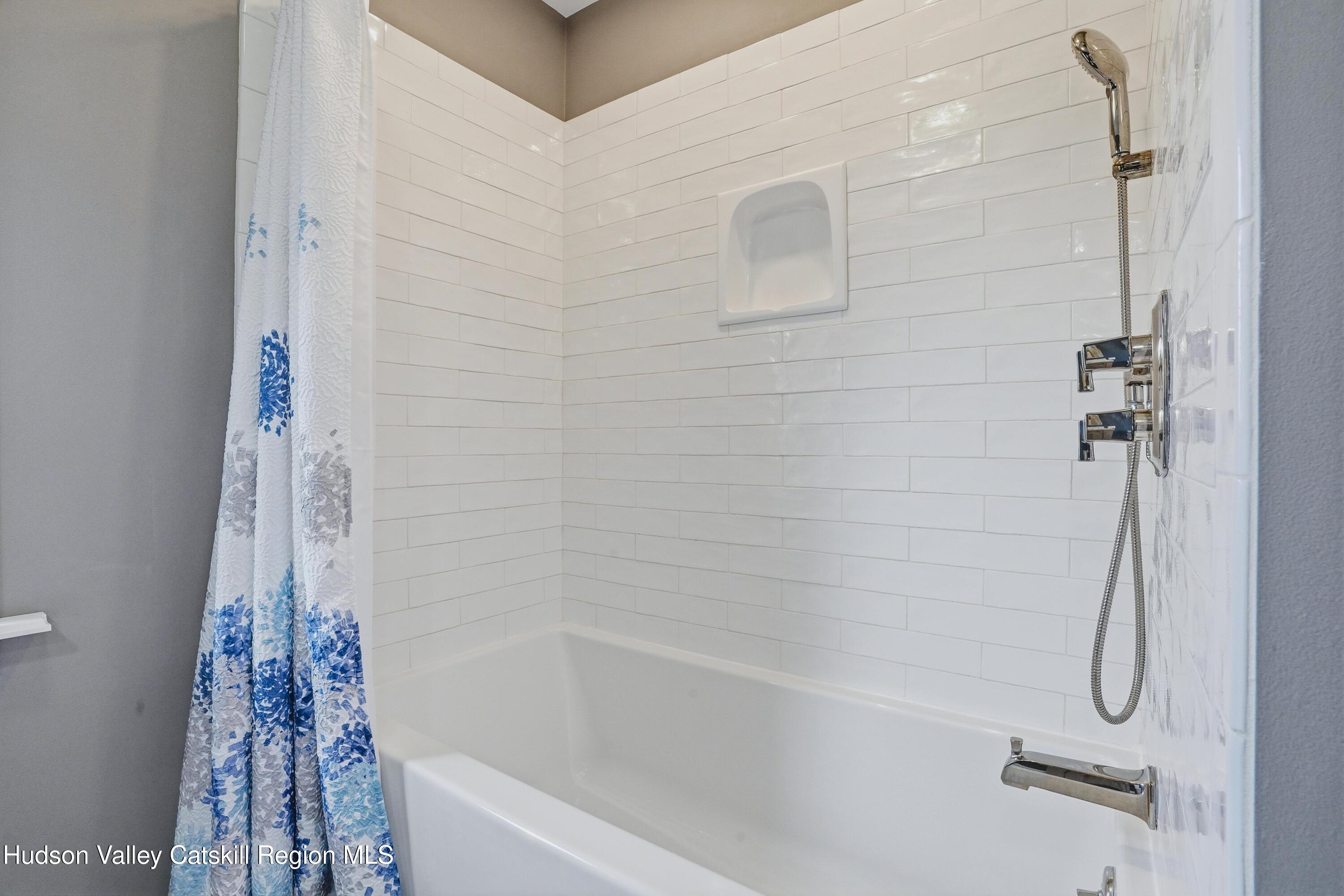 496 Mountain View Avenue