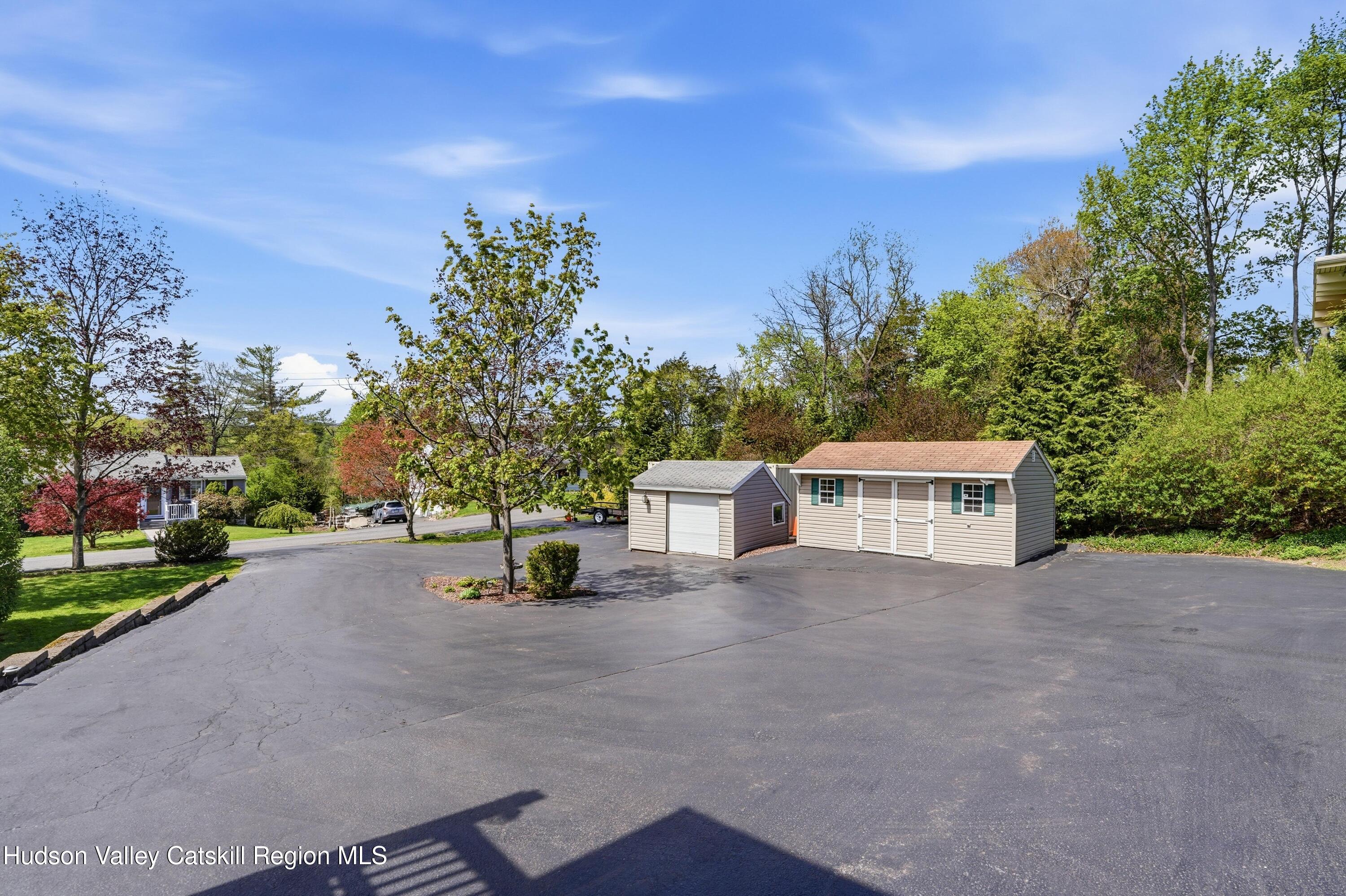 496 Mountain View Avenue