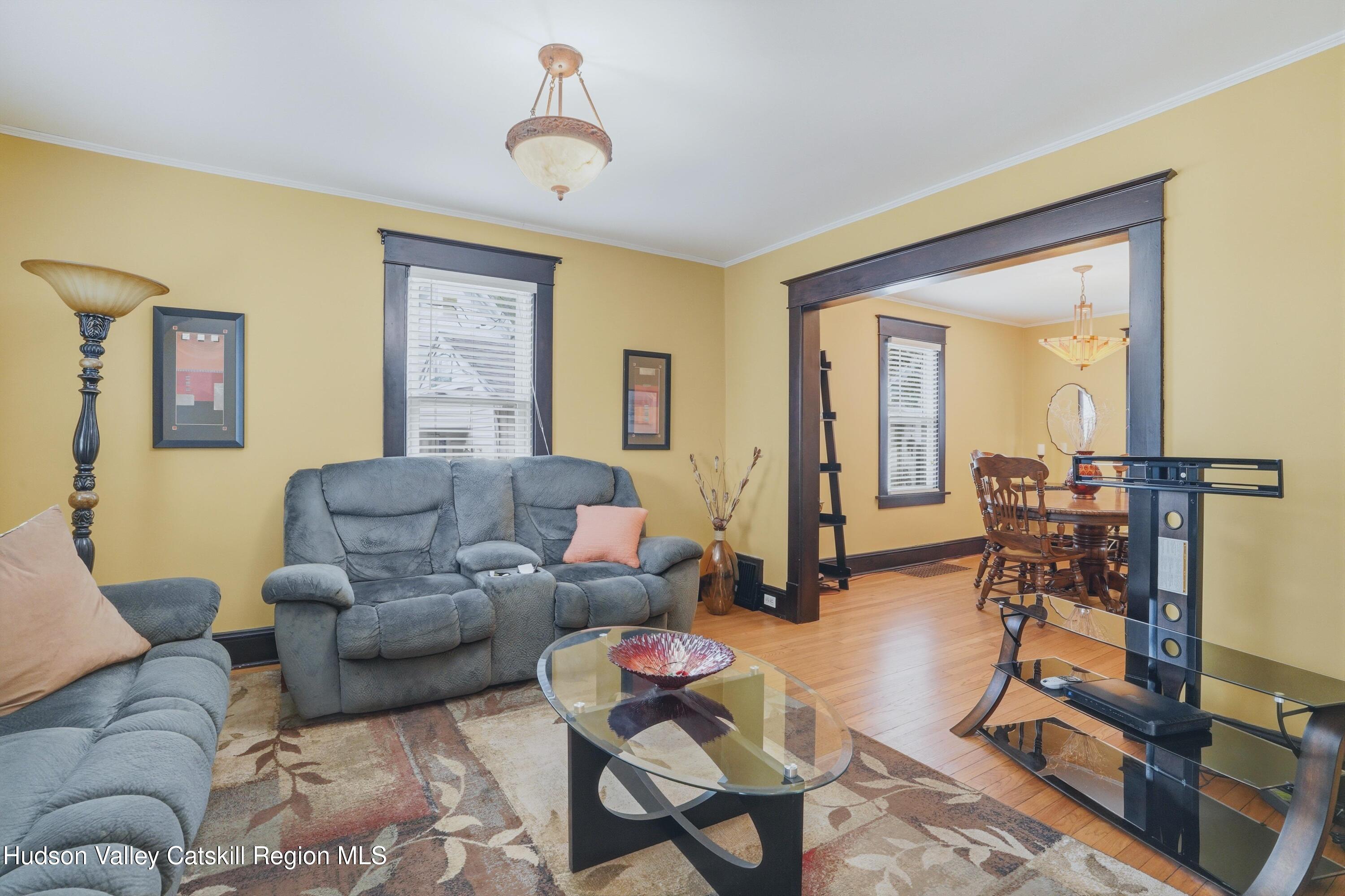 160 Foxhall Avenue