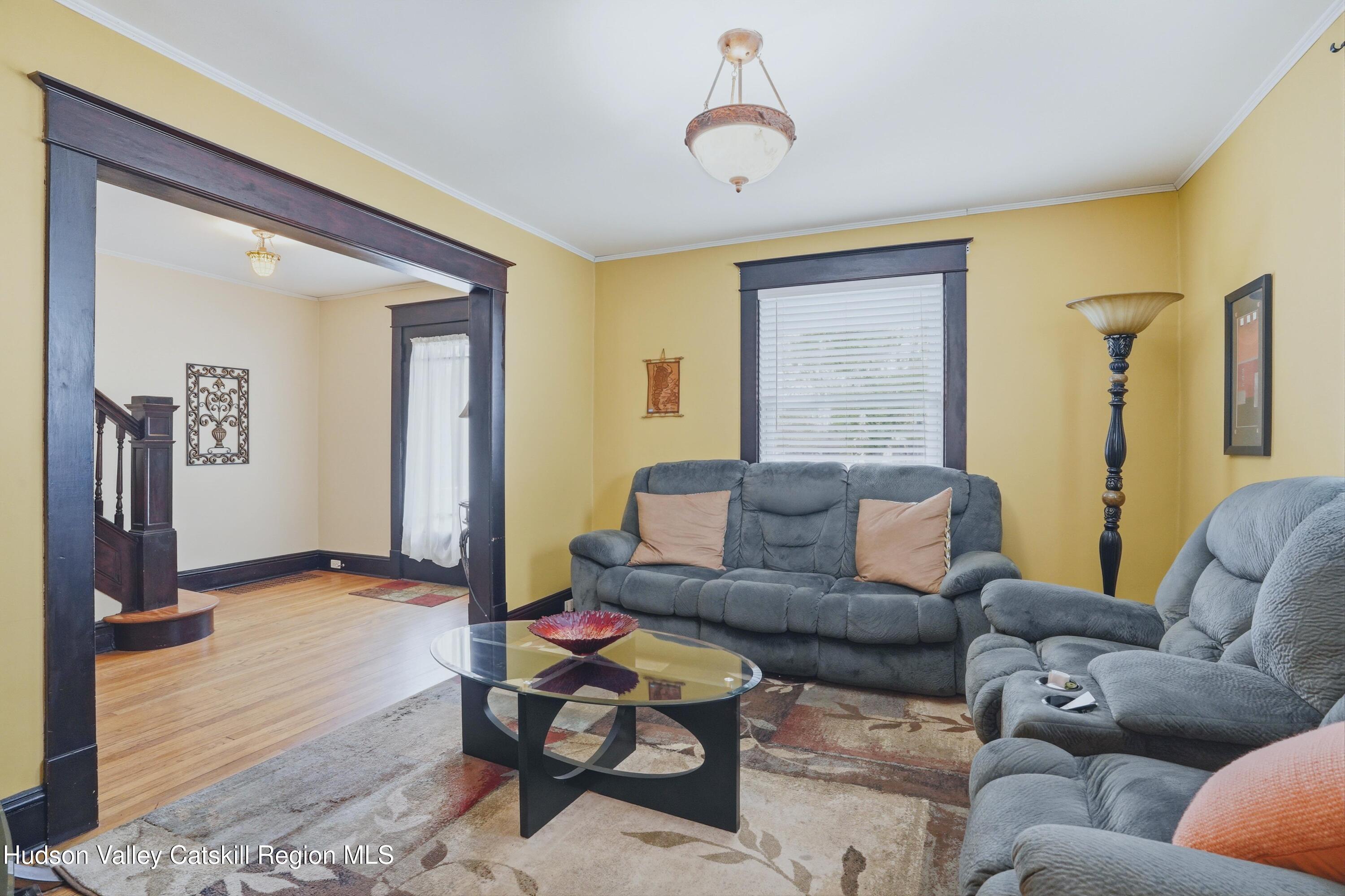 160 Foxhall Avenue