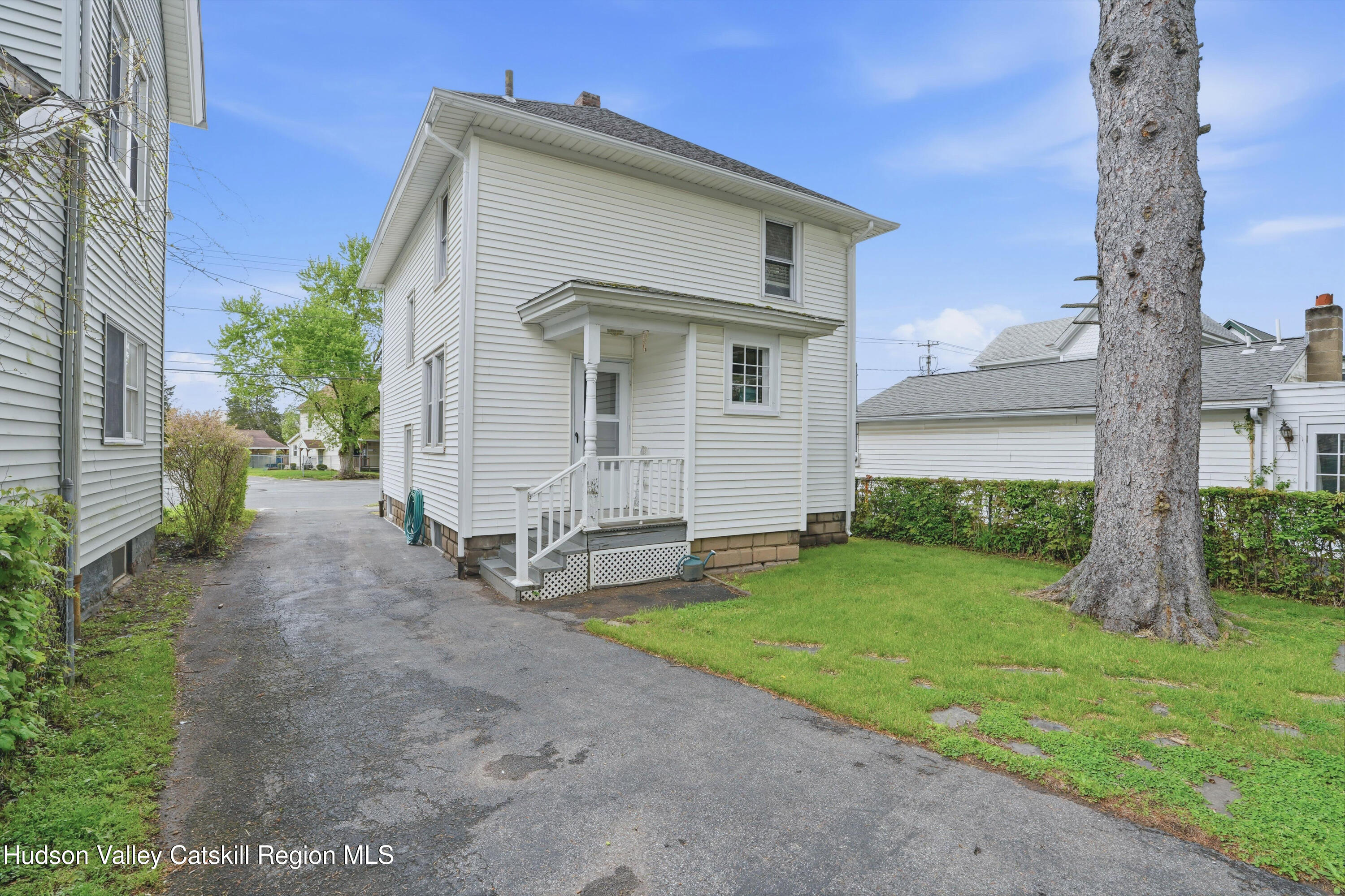 160 Foxhall Avenue