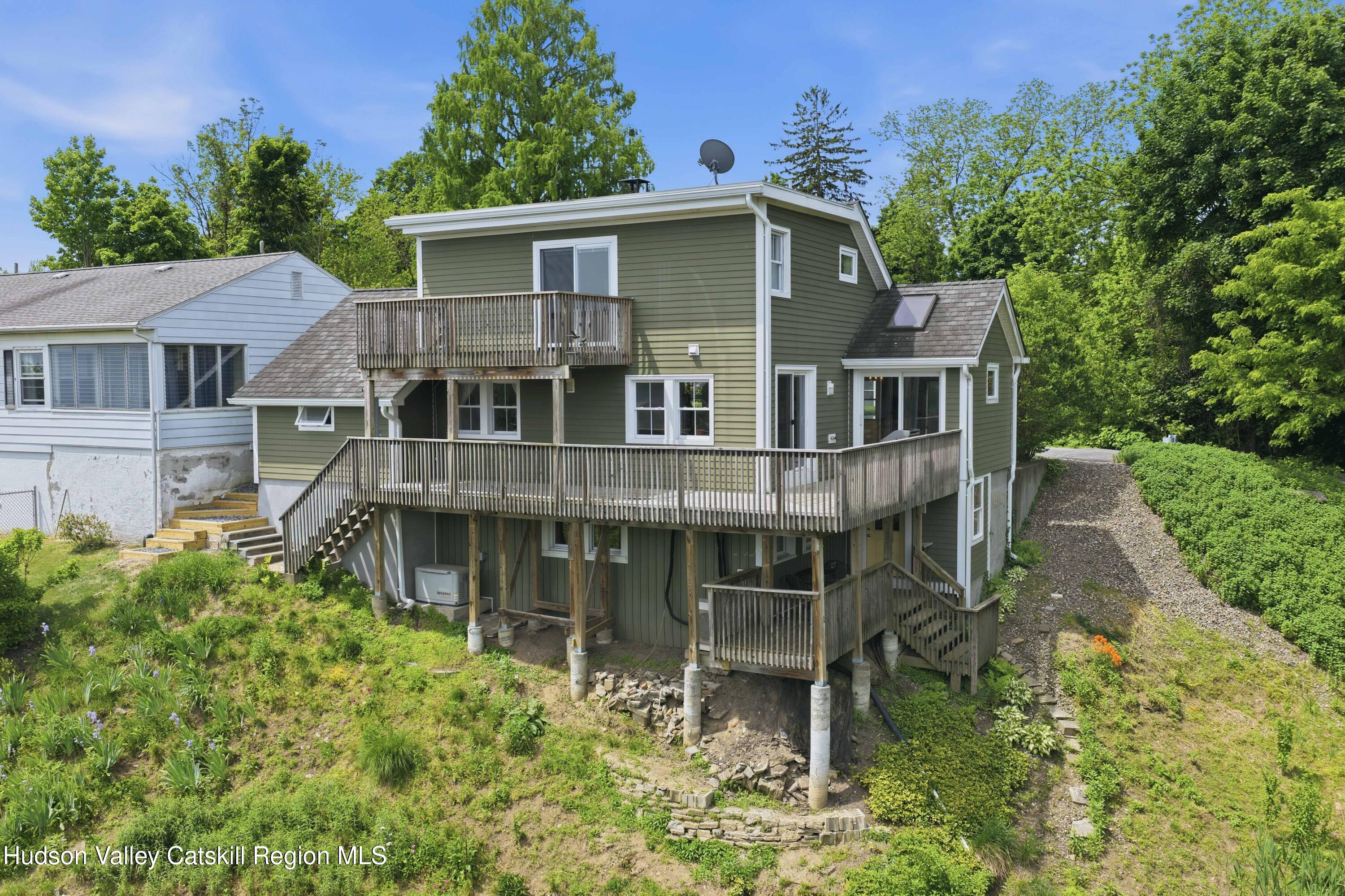 209 Sackett Street