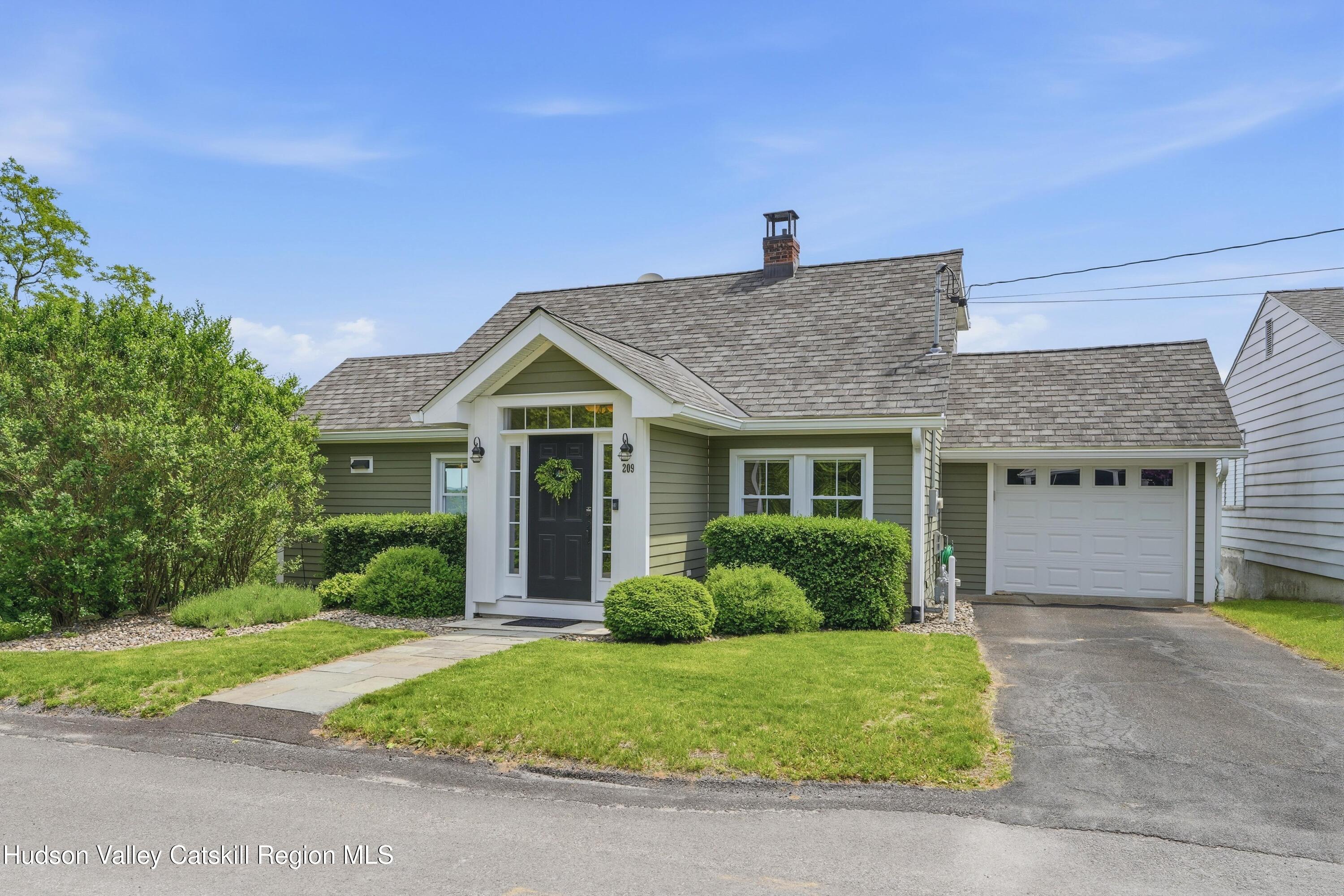 209 Sackett Street