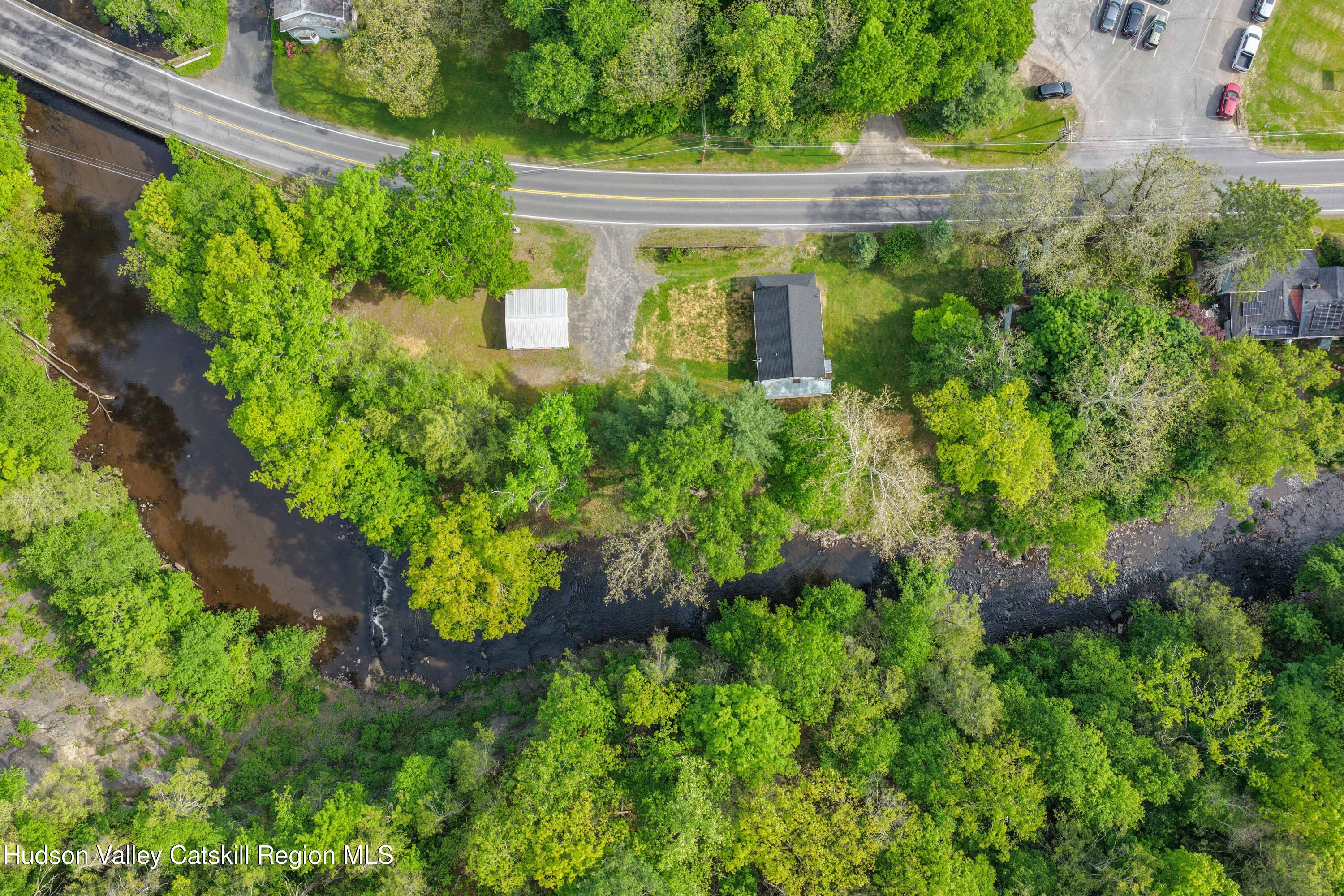 755 Glasco Turnpike
