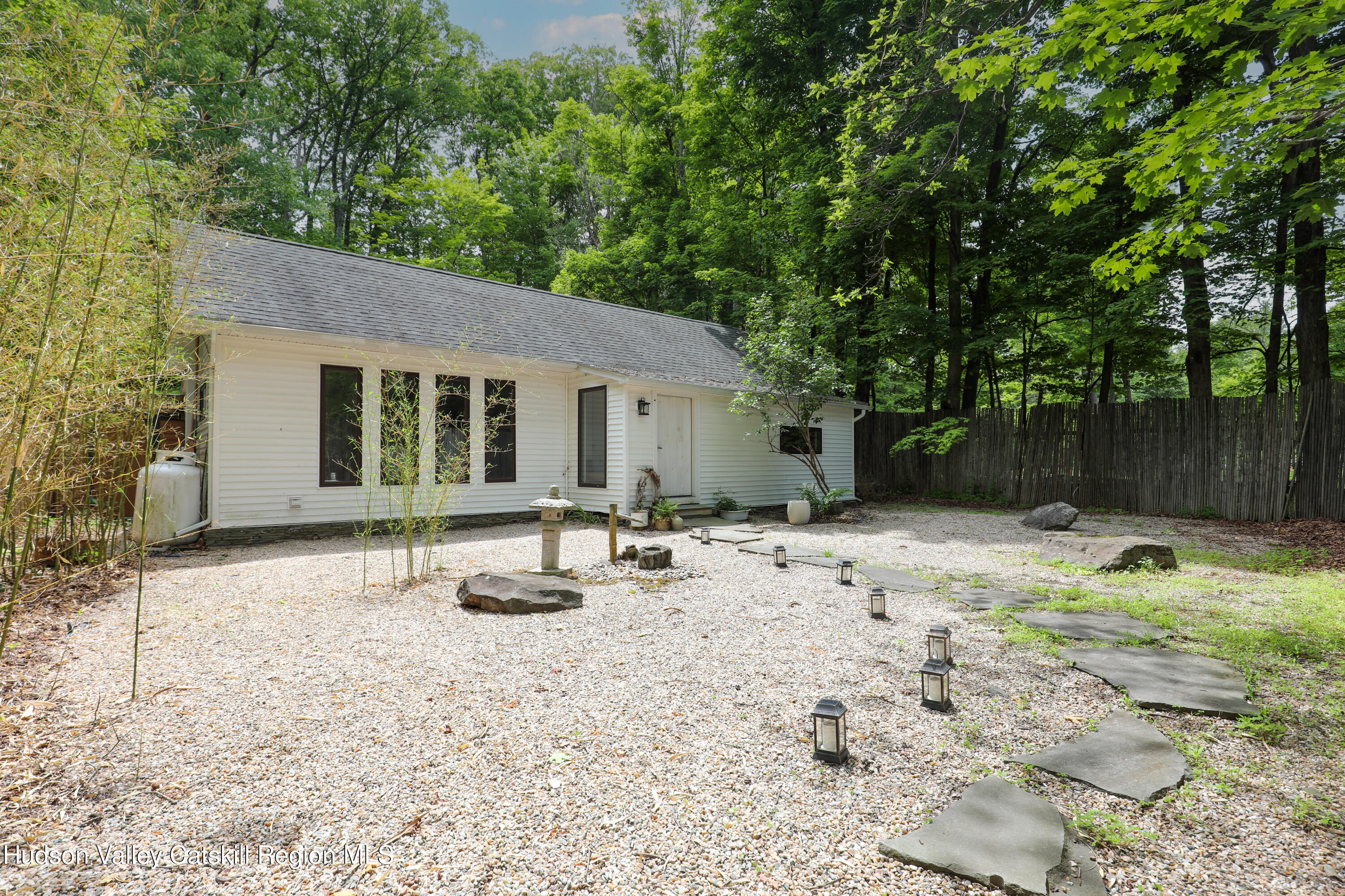 10 Fitzsimmons Lane