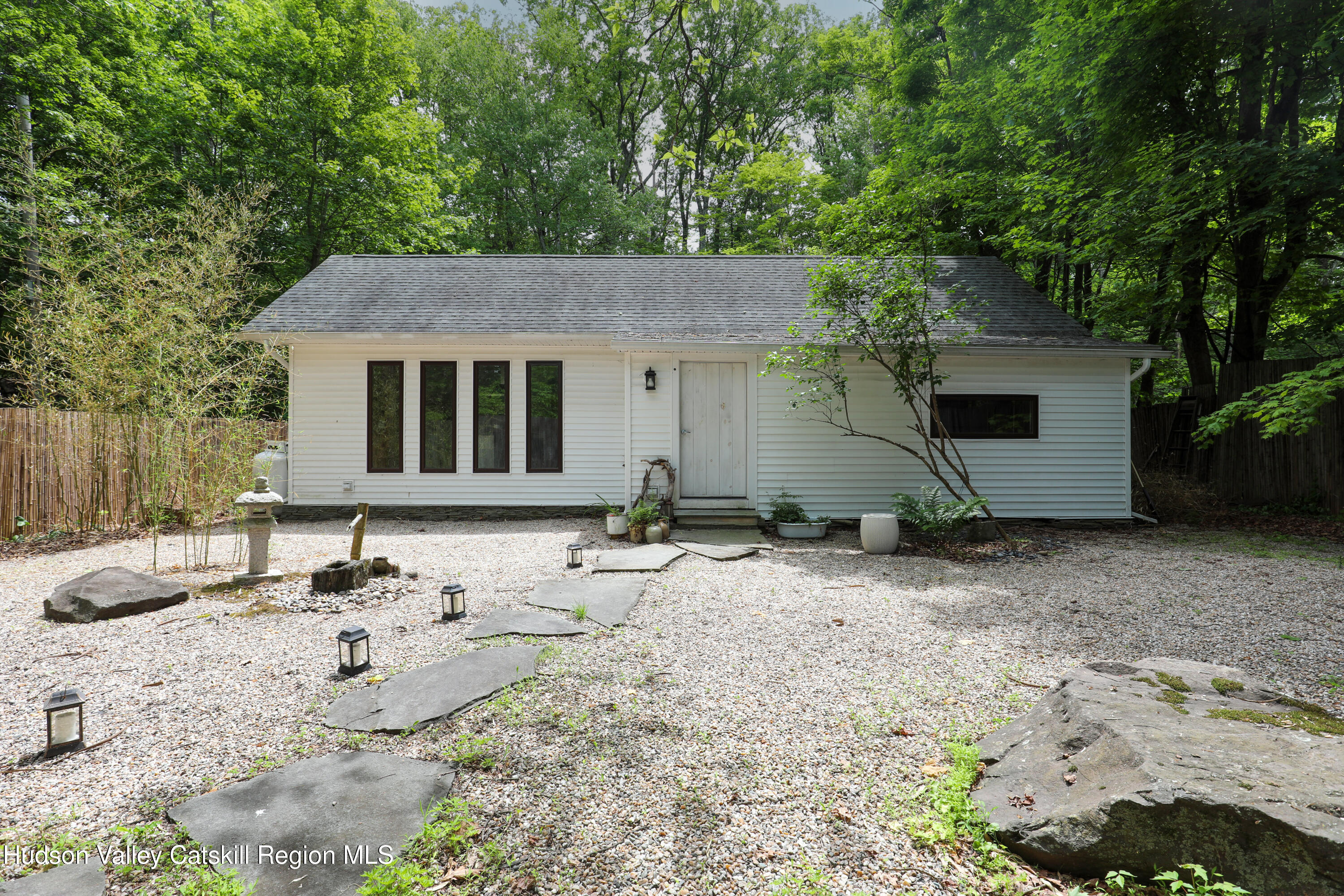 10 Fitzsimmons Lane