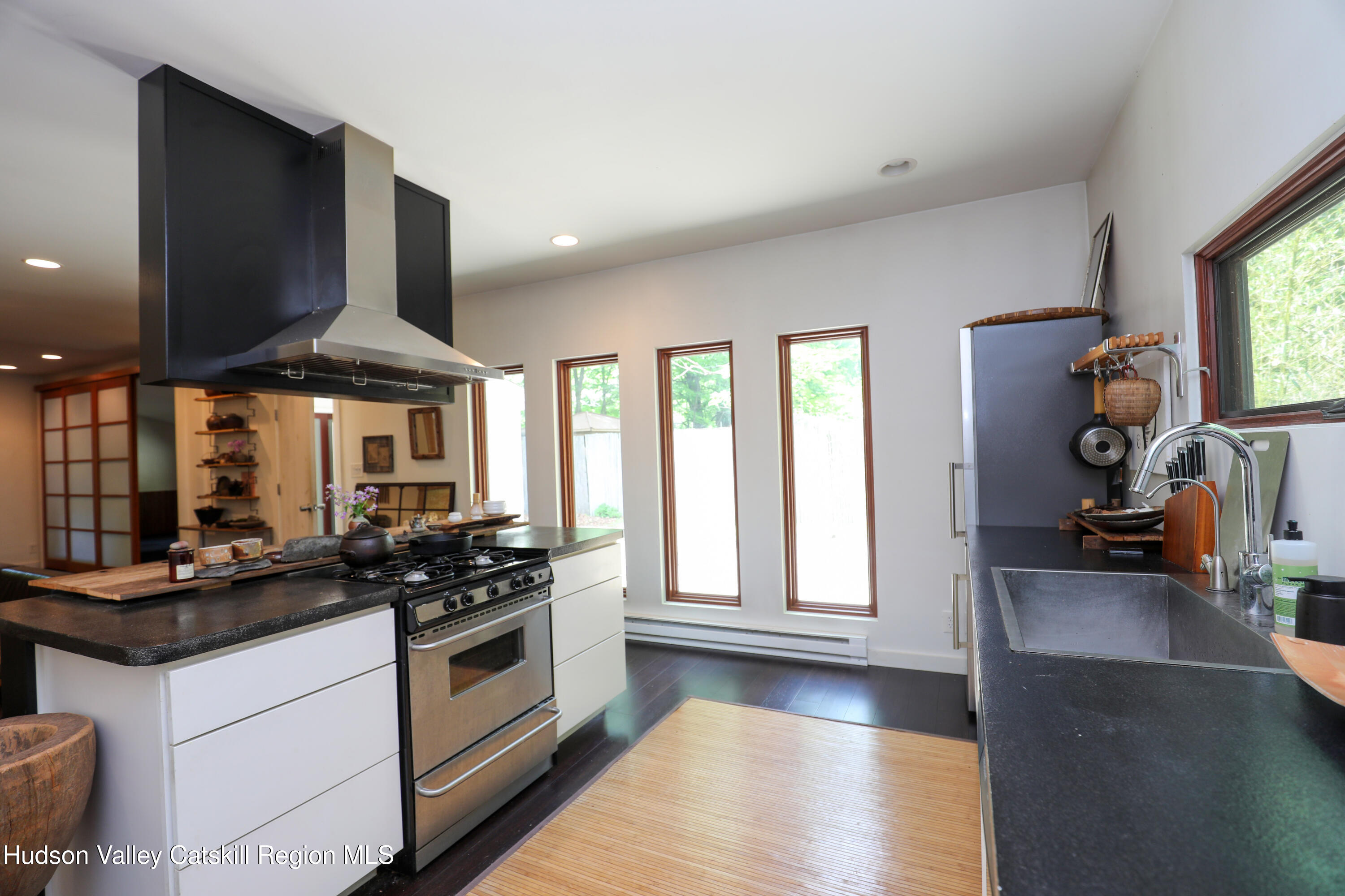 10 Fitzsimmons Lane