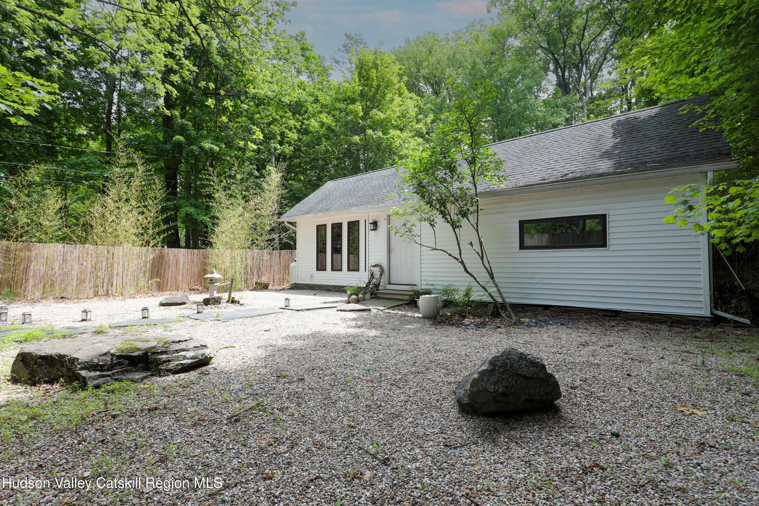 10 Fitzsimmons Lane