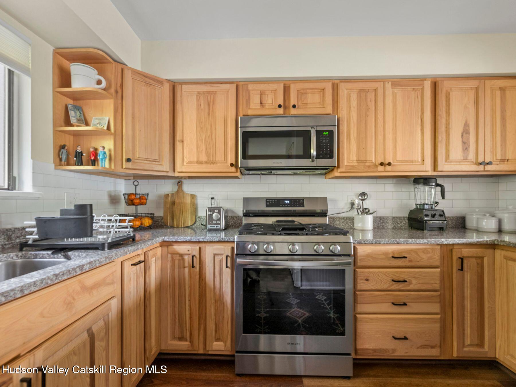 17 Rondout Harbor