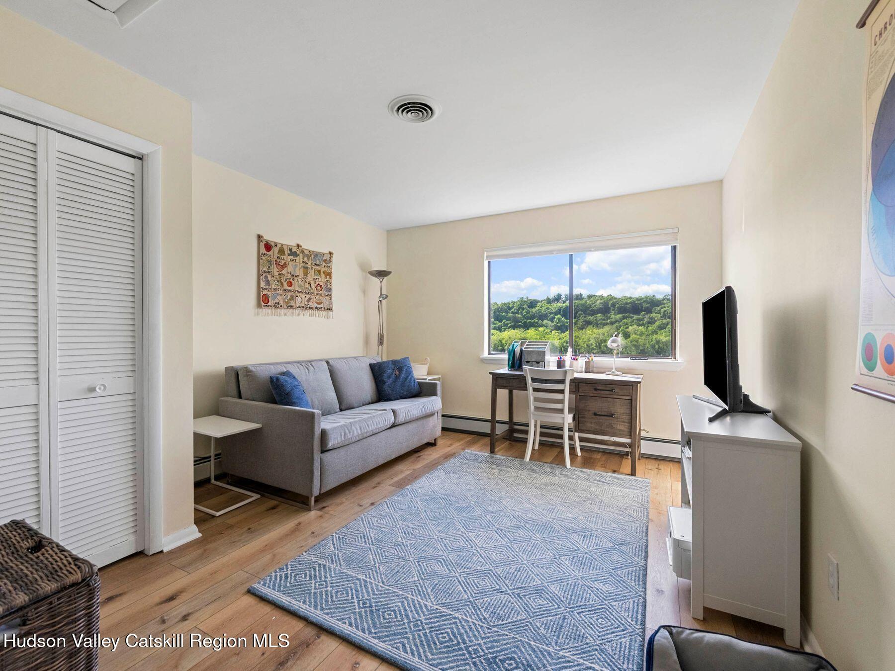 17 Rondout Harbor